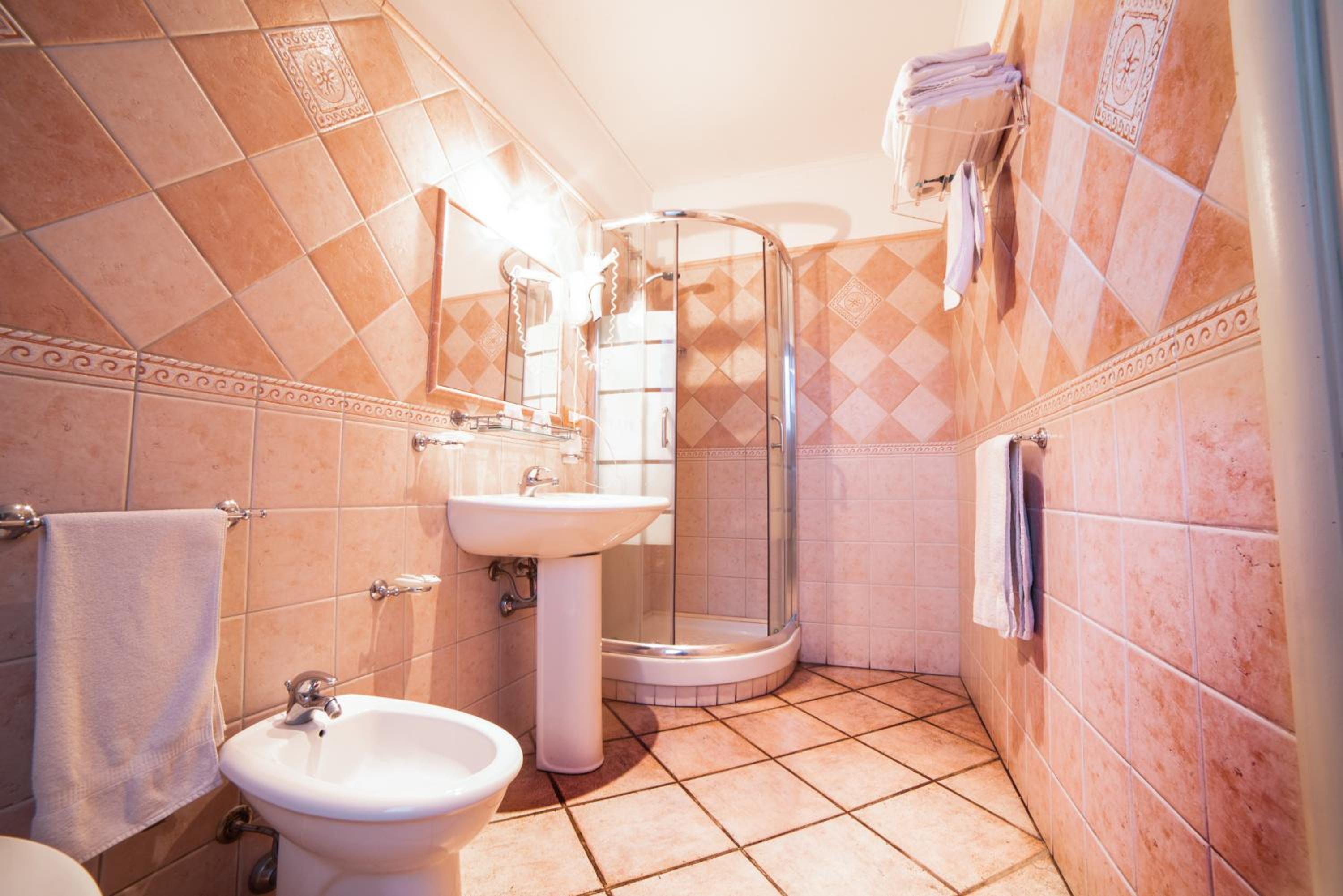 Triple Room - Photo 14