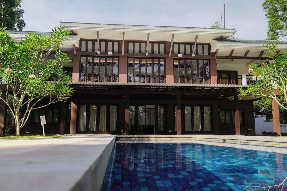 Grand Villa
