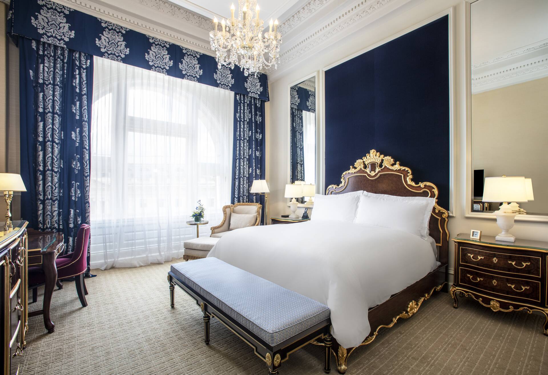 Deluxe King Bed Guestroom
