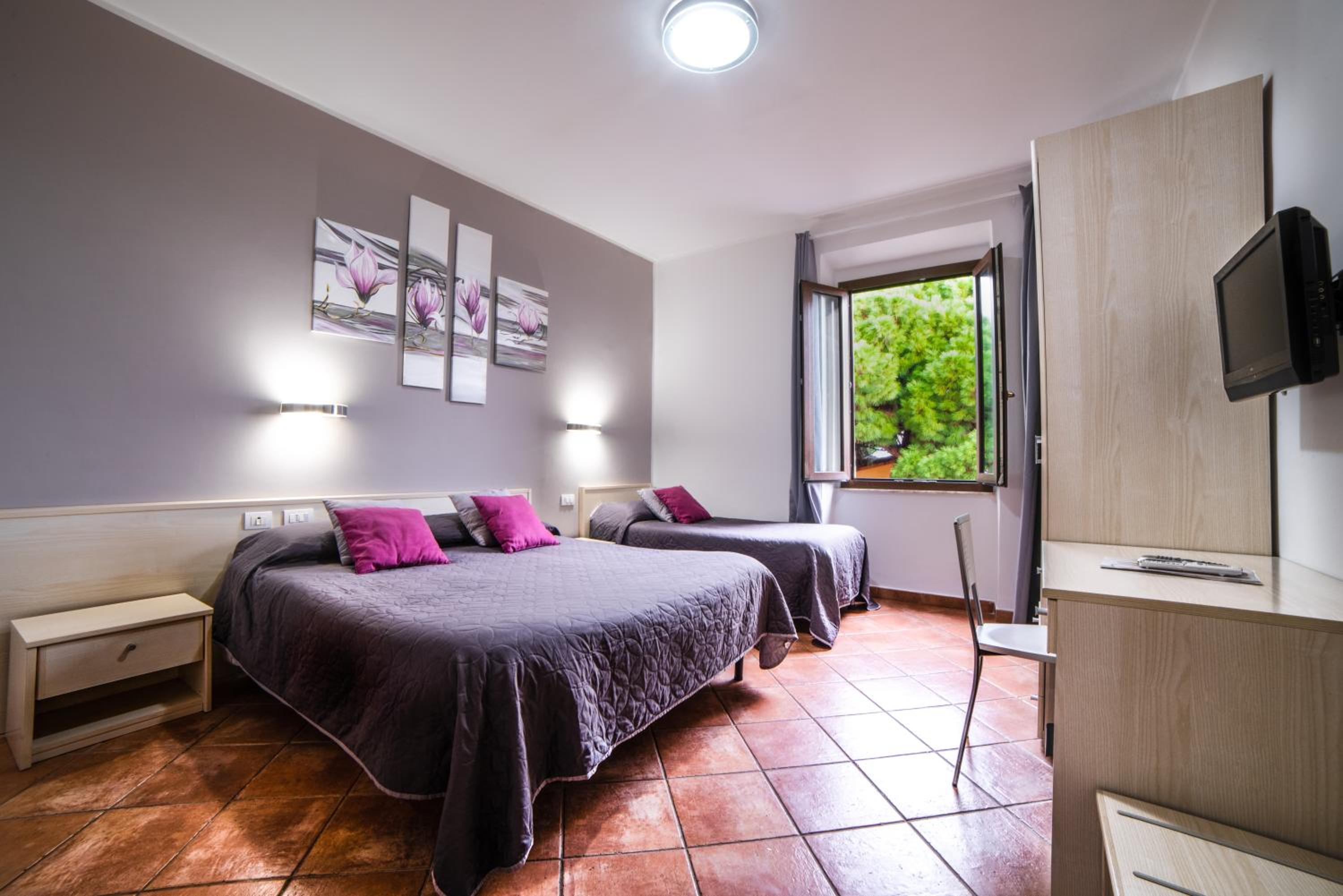 Triple Room - Photo 7