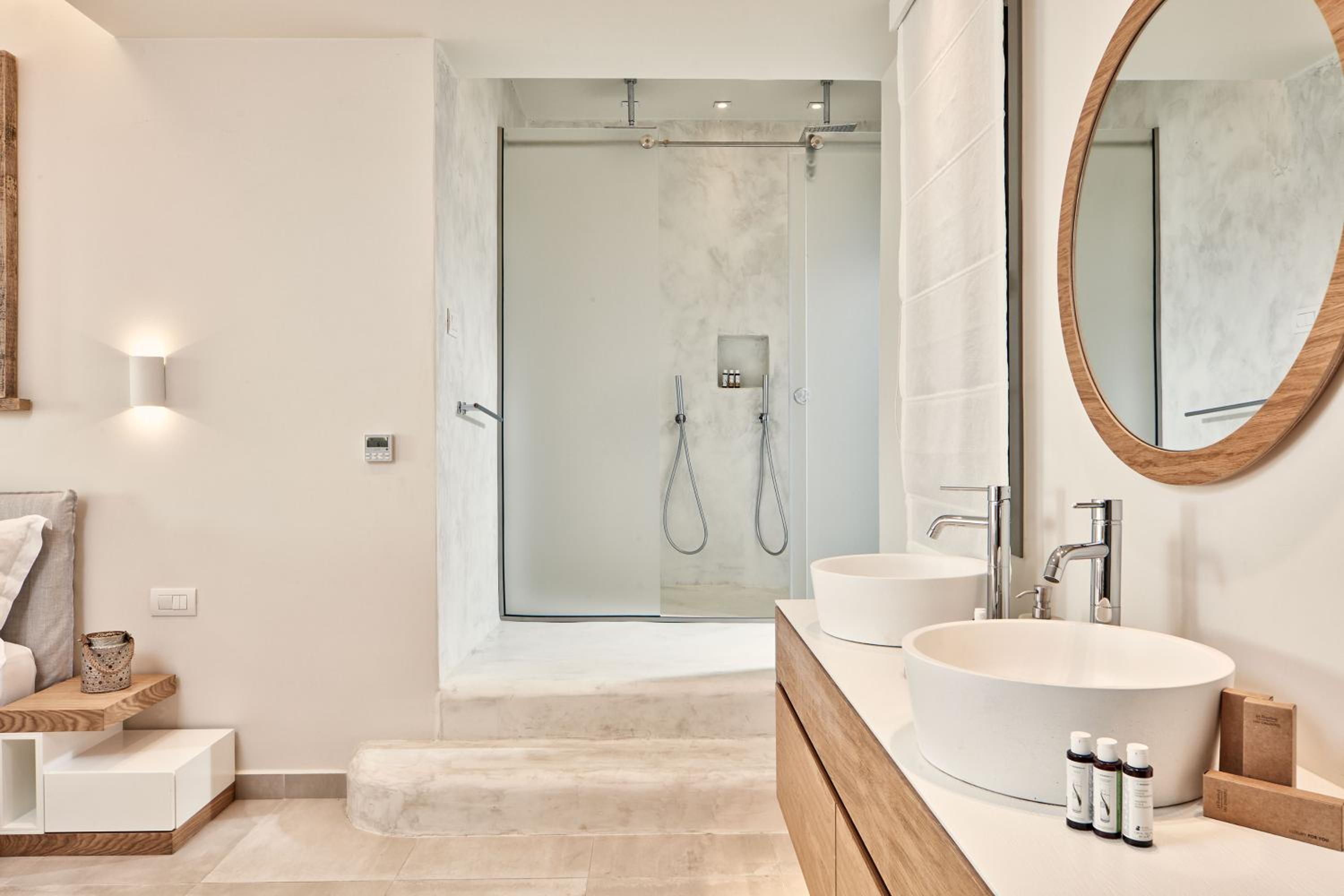  Family Connecting Partial Sea View Suite with 2 Private Hot Tubs and Private Garden 80sq.m photo 2