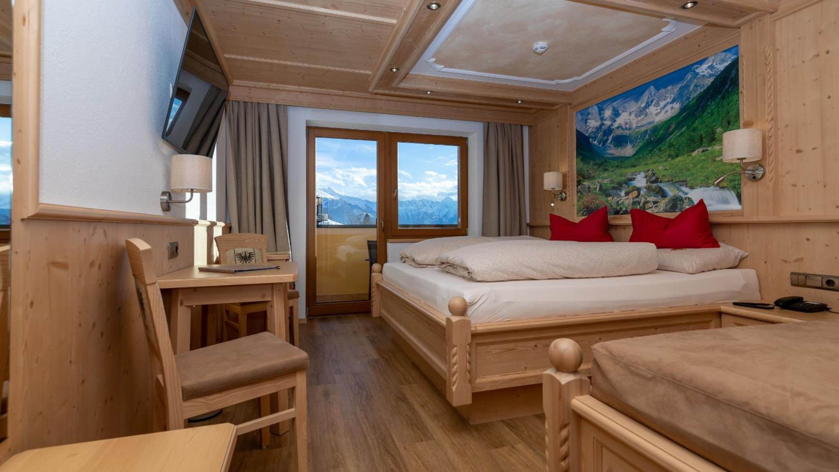 Double Room with Balcony - Photo 6