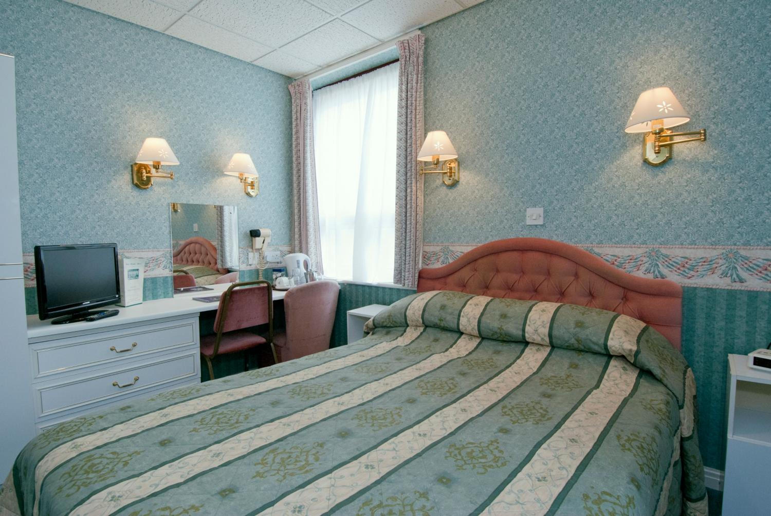Double Room - Photo 2