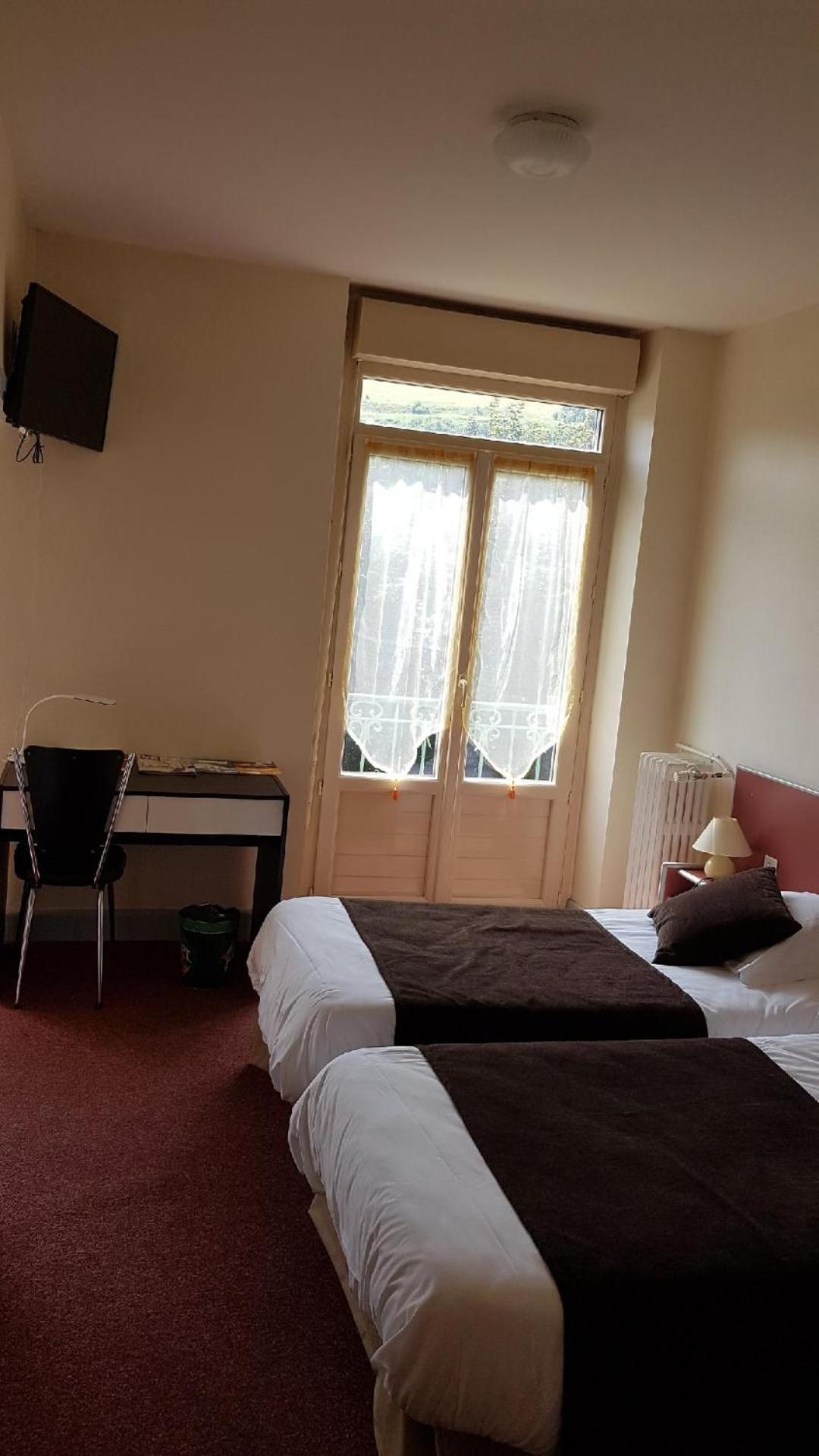 Twin Room - Photo 4