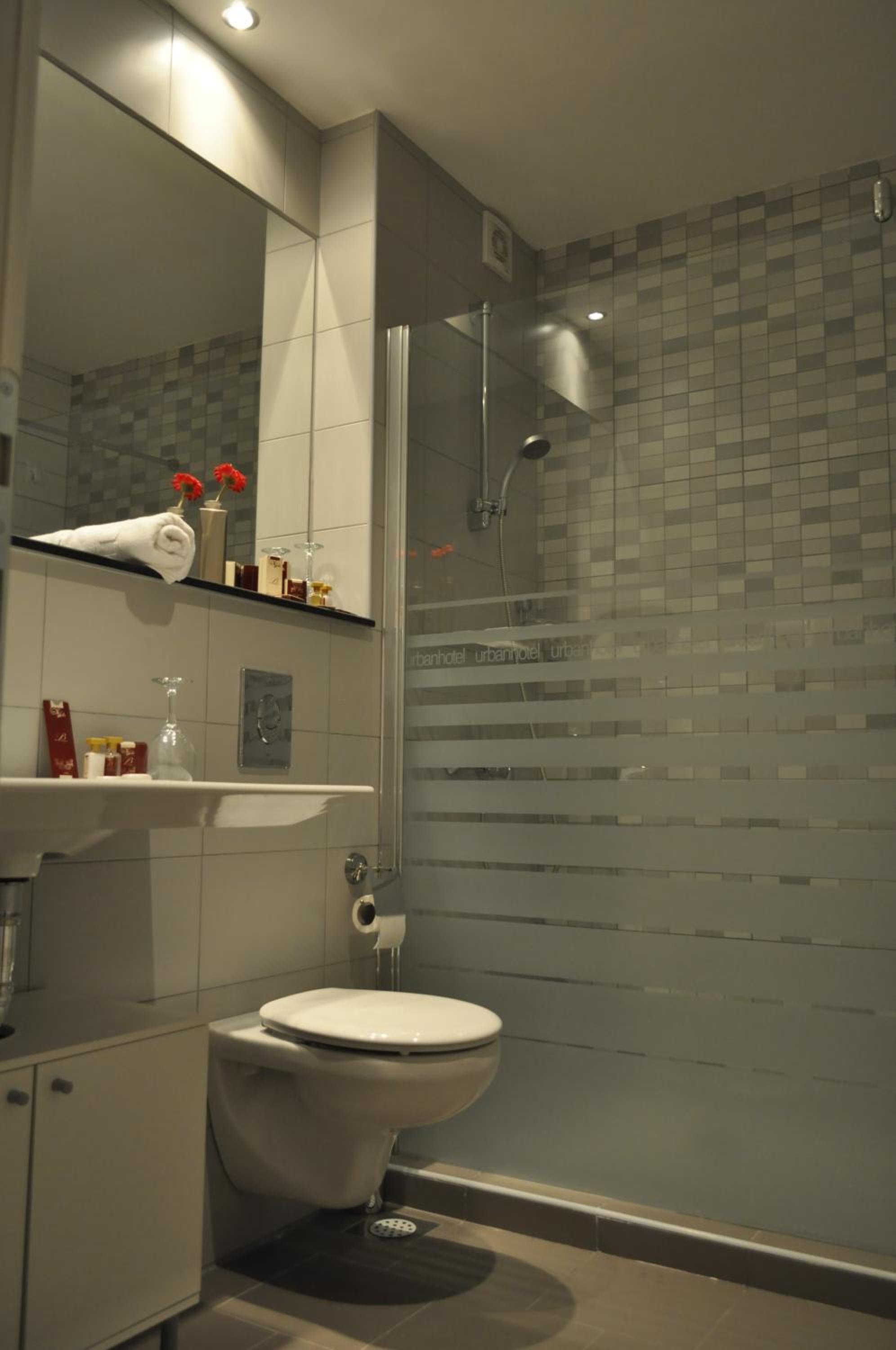 Twin Room - Photo 9