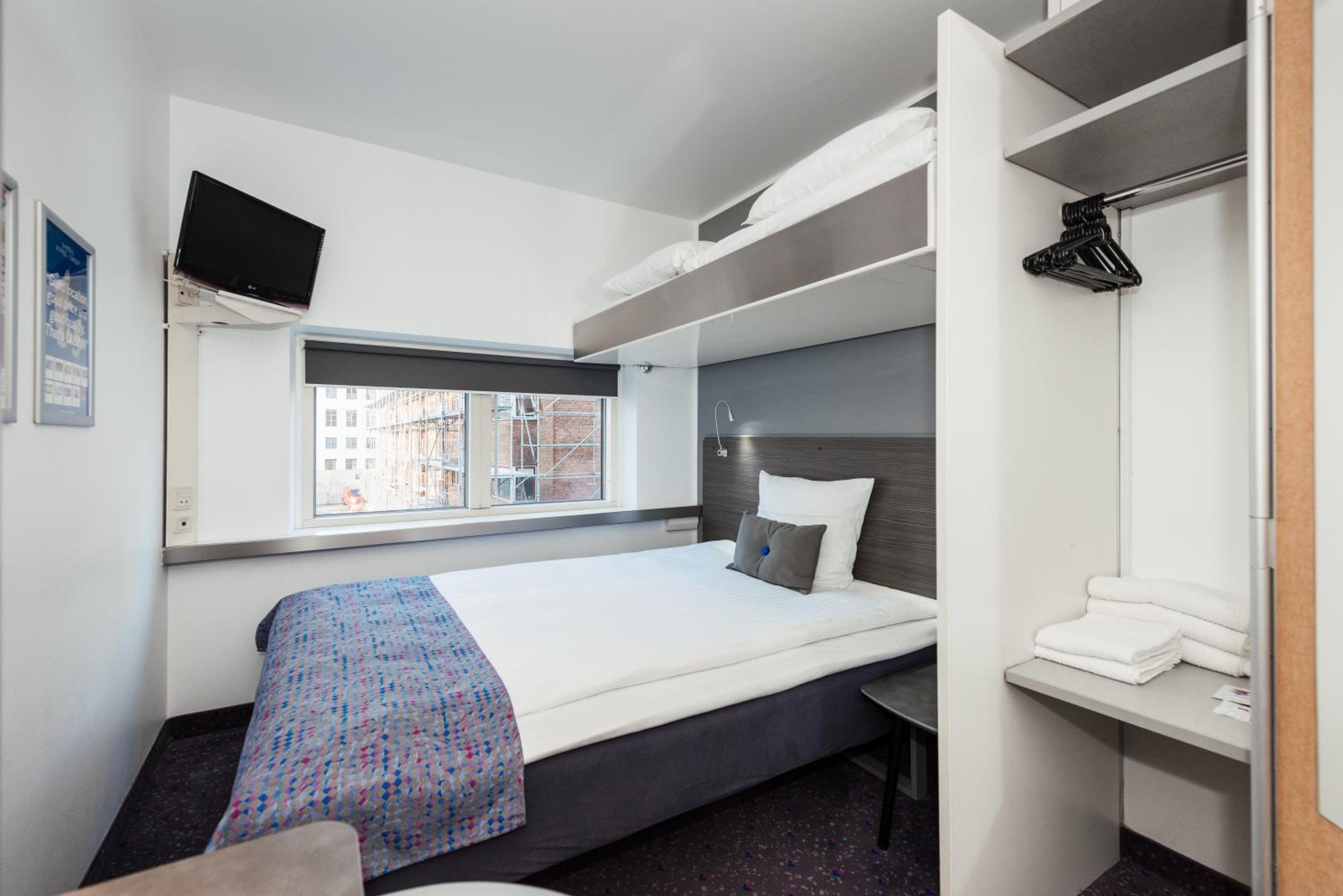 Standard Queen Room