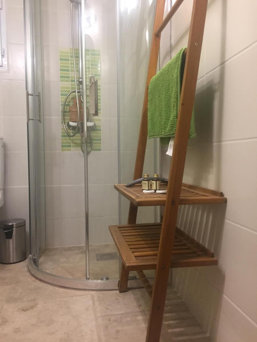 Double Room with Garden View - Photo 10