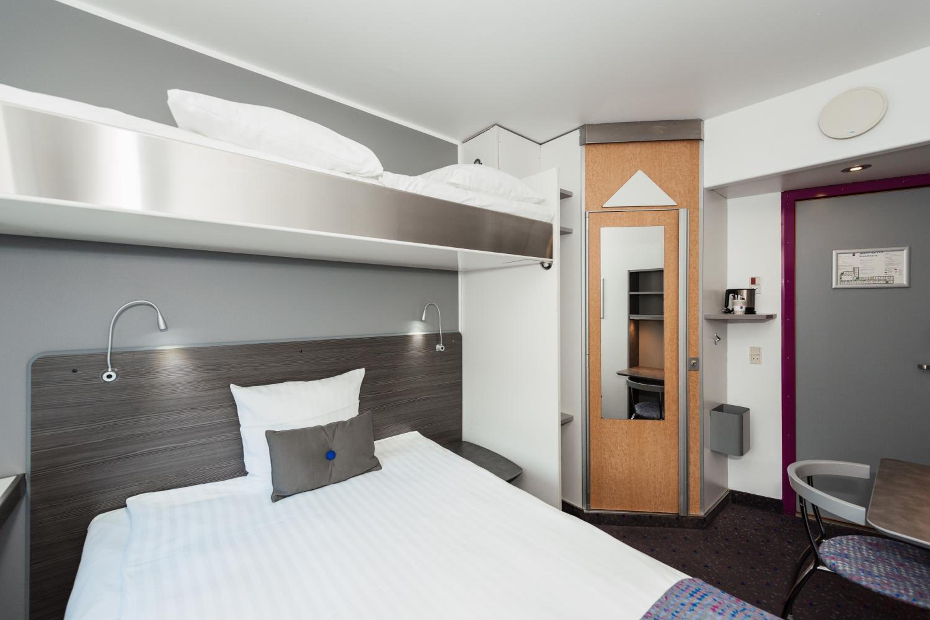 Standard Queen Room
