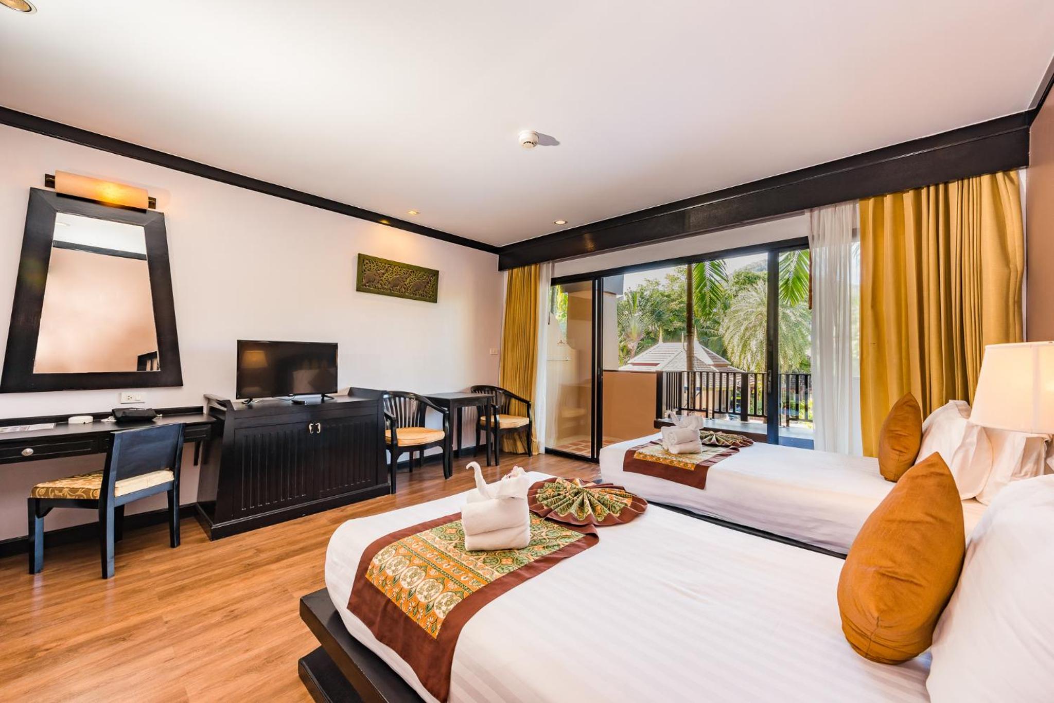 Pool View Room - Photo 12