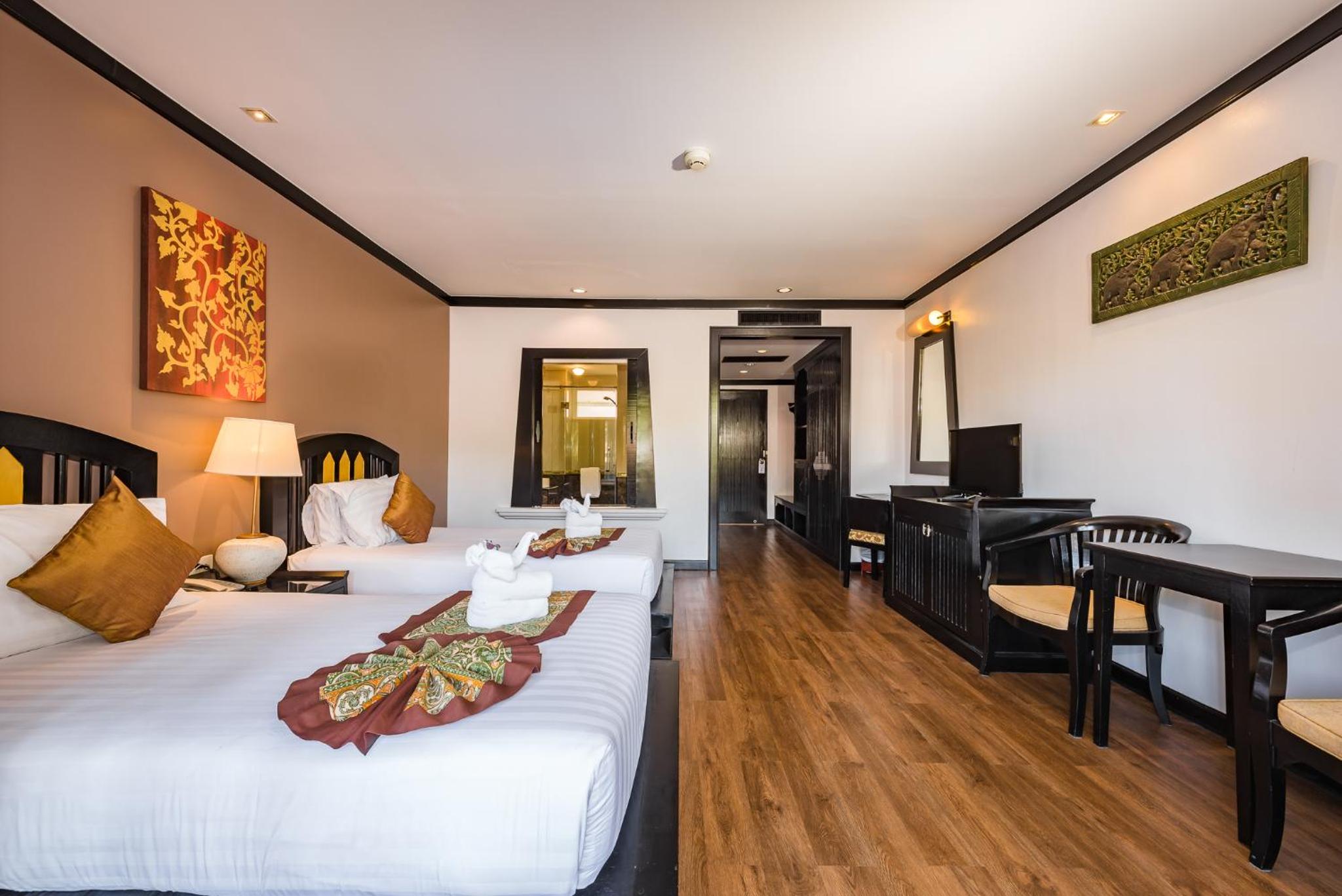 Pool View Room - Photo 11