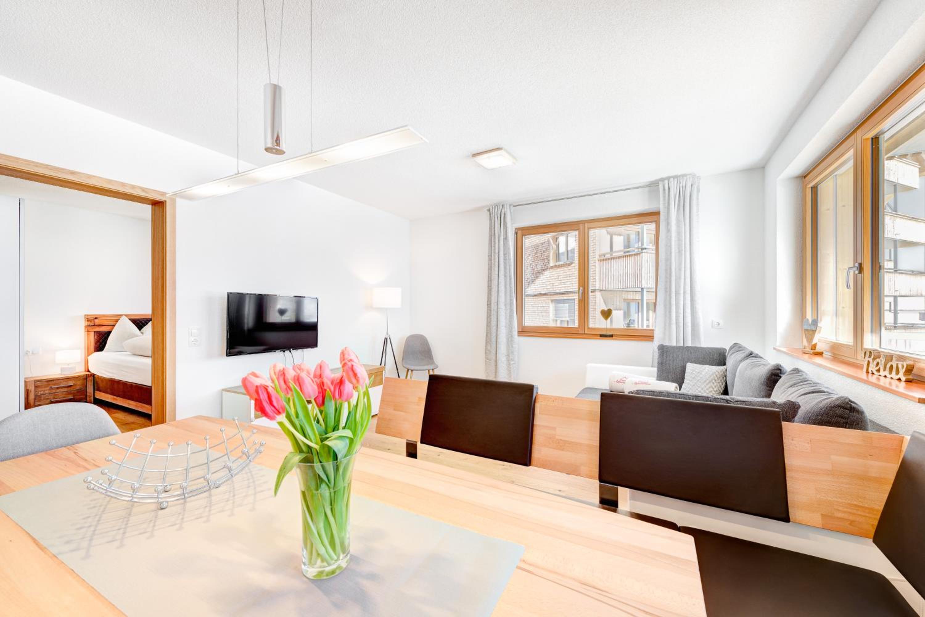 Apartment with Mountain View