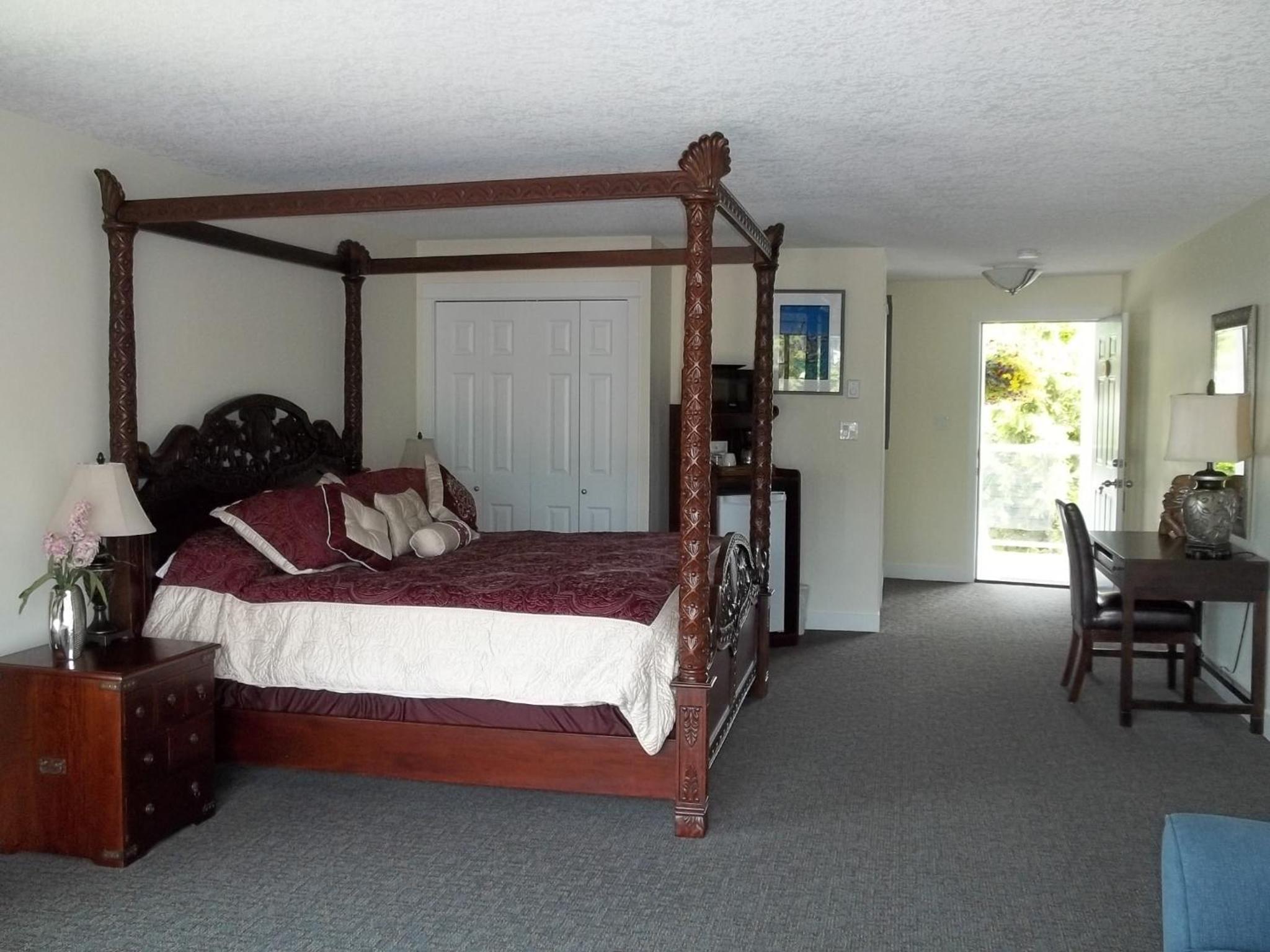 Deluxe King Room photo 3