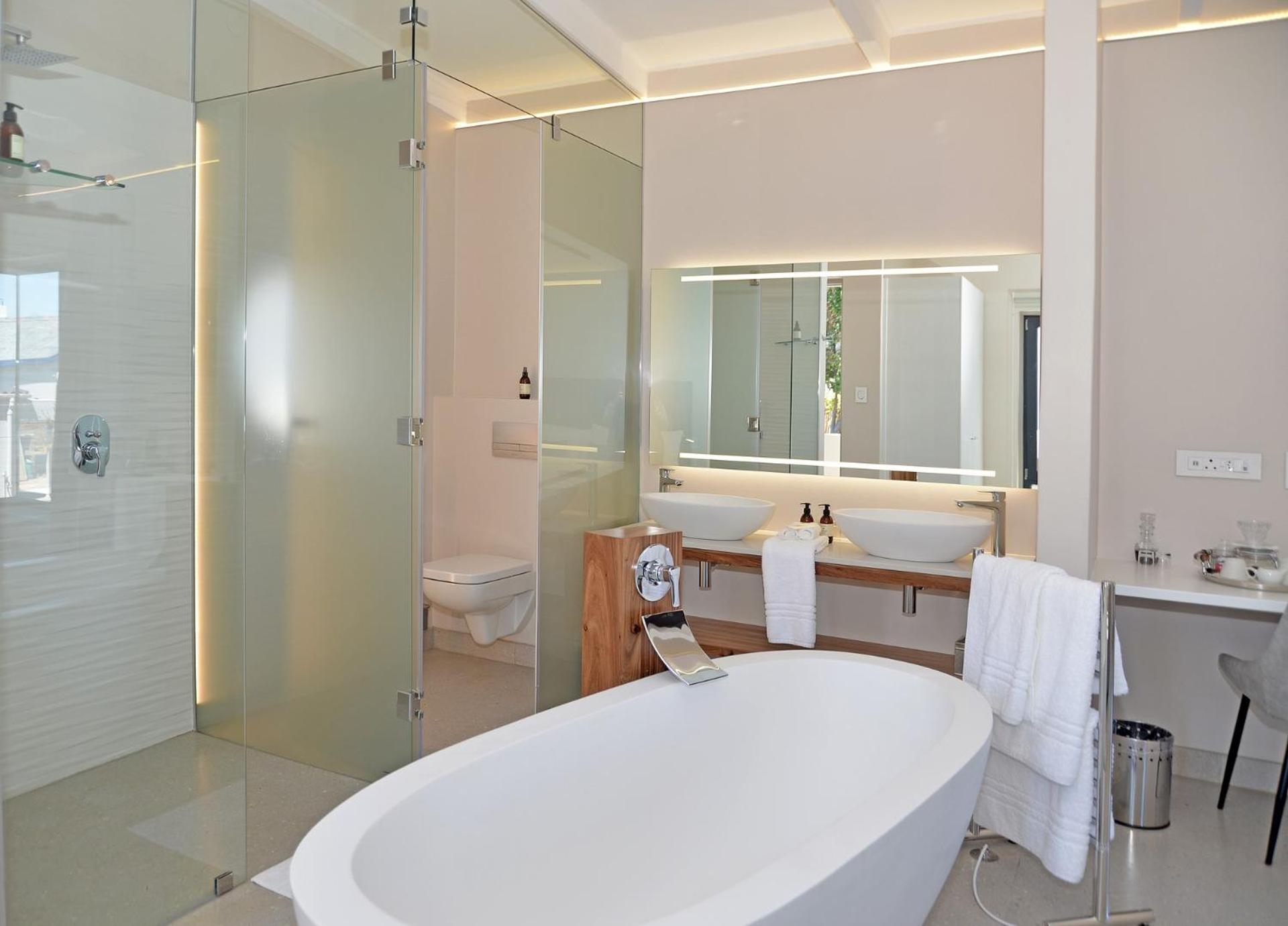 Large Double or Twin Room - Photo 2