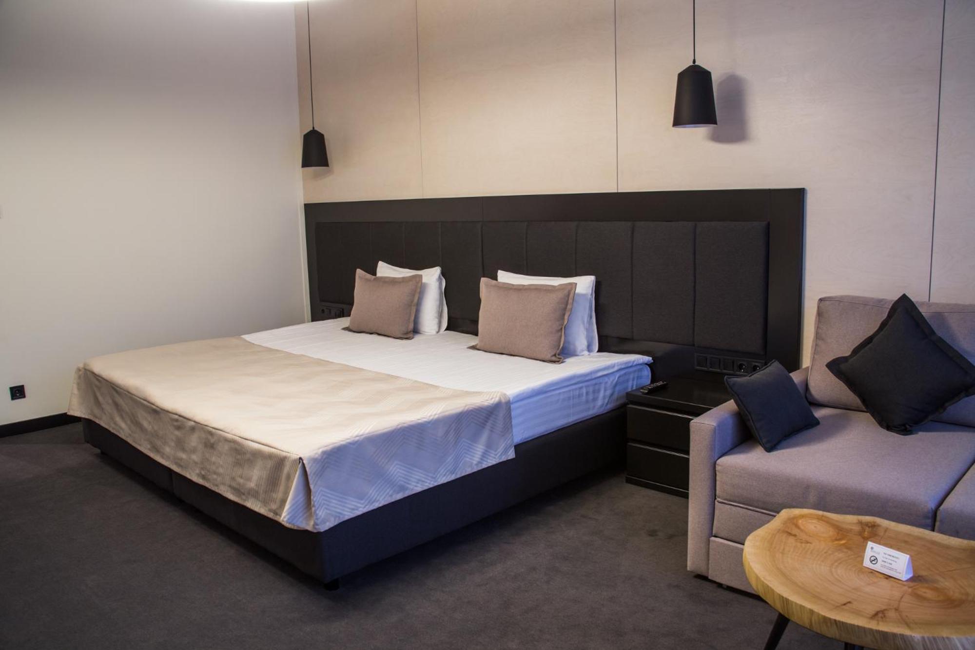 Large Double Room photo 2