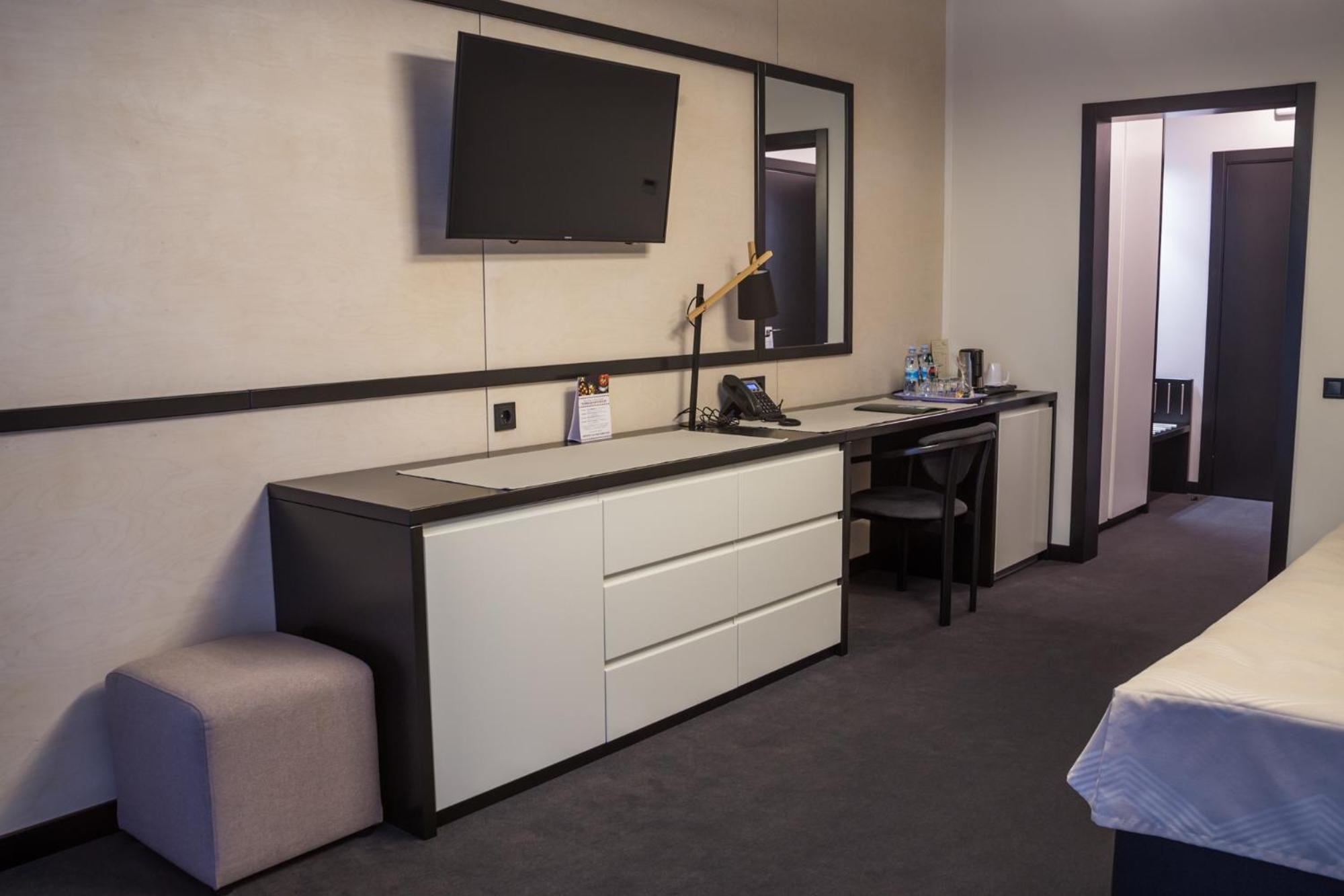 Large Double Room photo 1