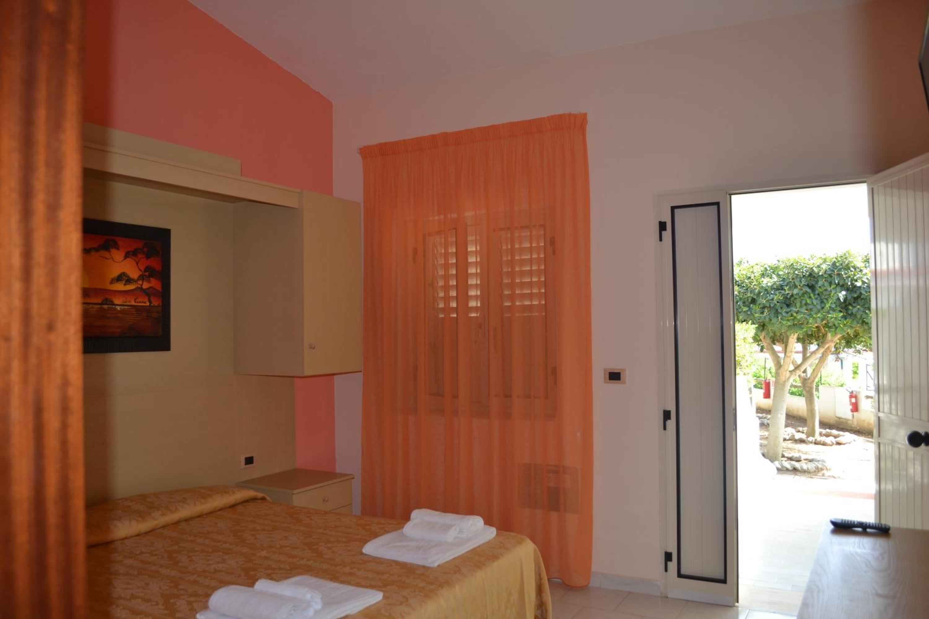 Double Room - Photo 7