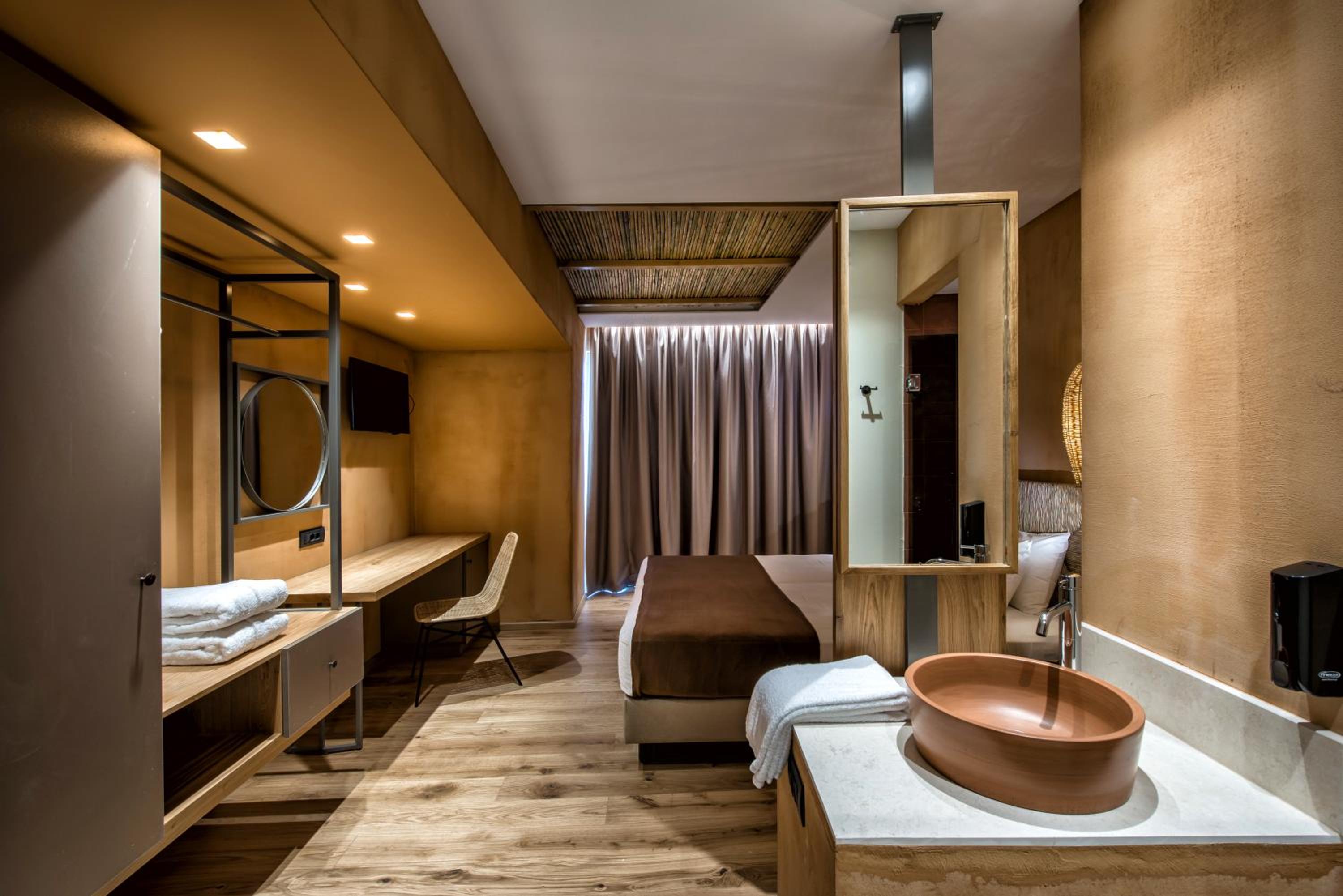 Superior Room - Photo 7