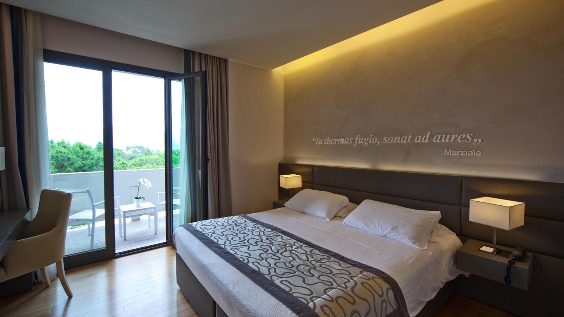 Majestic Double Room with Pool Acces photo 2
