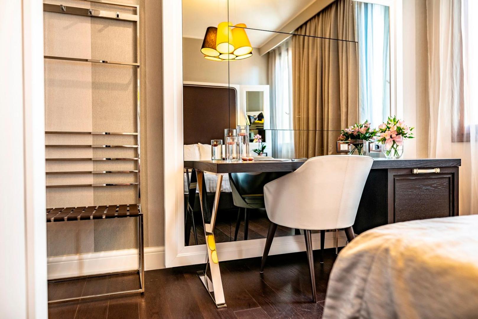 Classic Double Room with Small Double Bed - Photo 5
