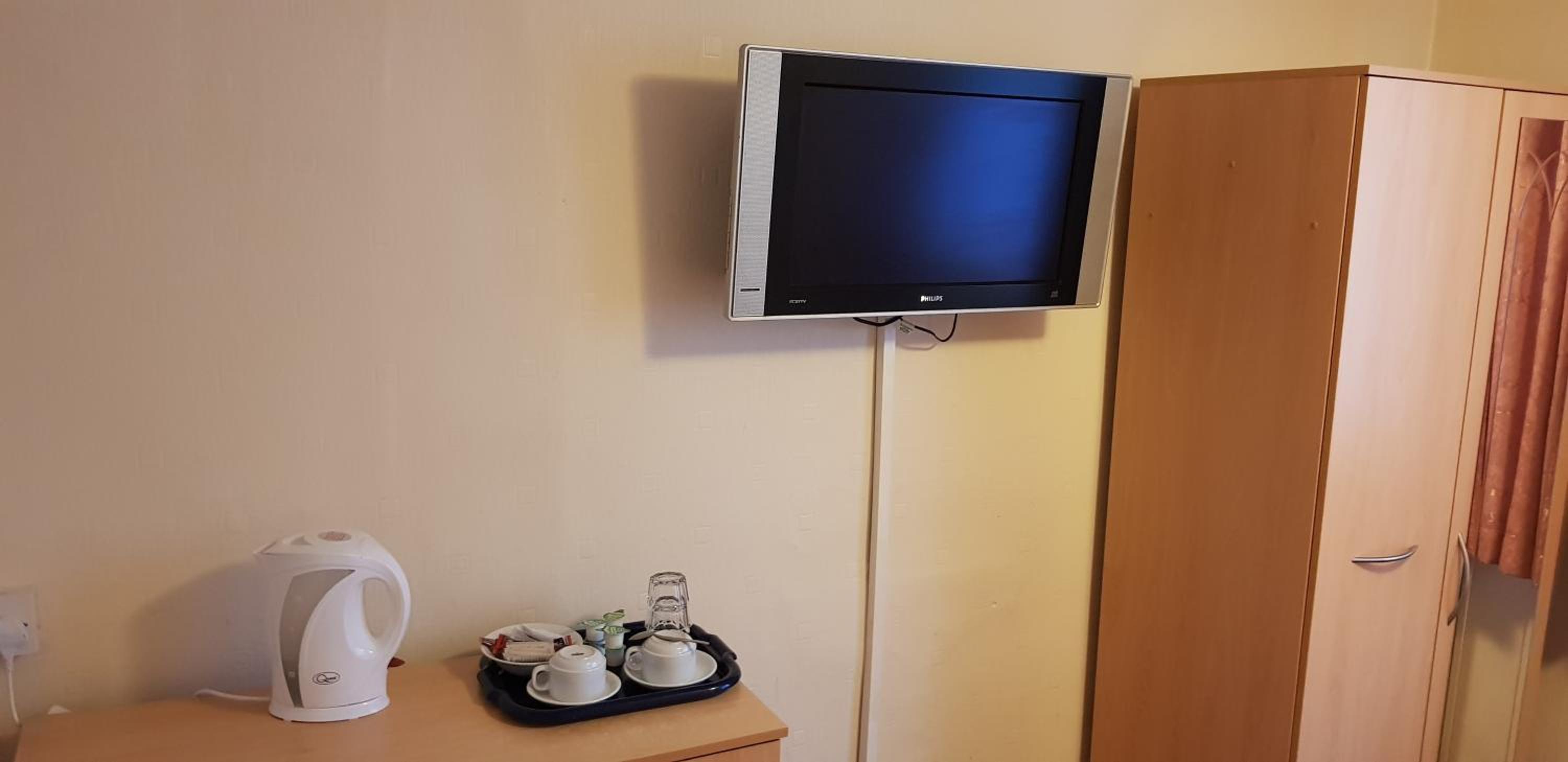 Double Room with Private Bathroom - Photo 2