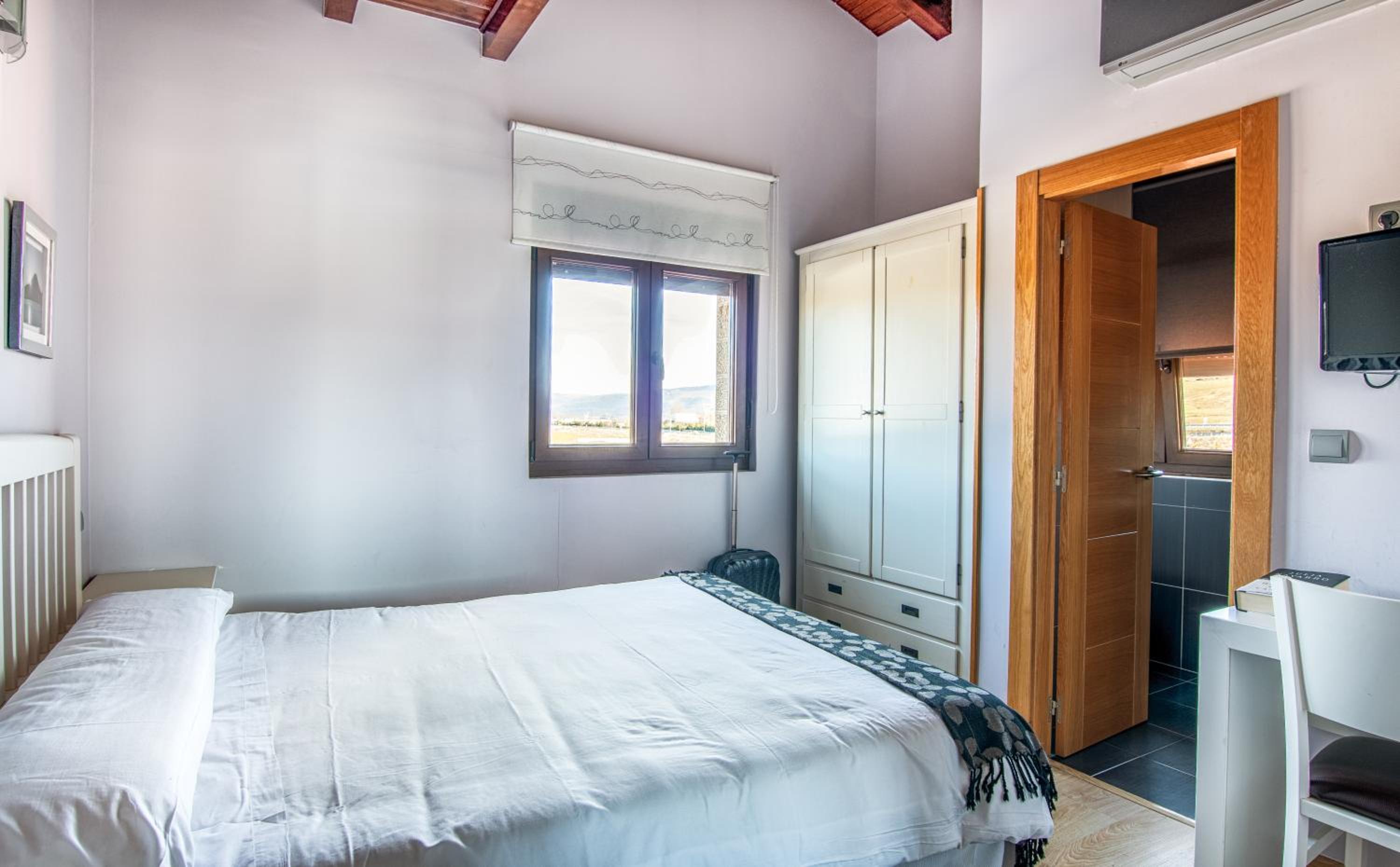 Double Room - Photo 2