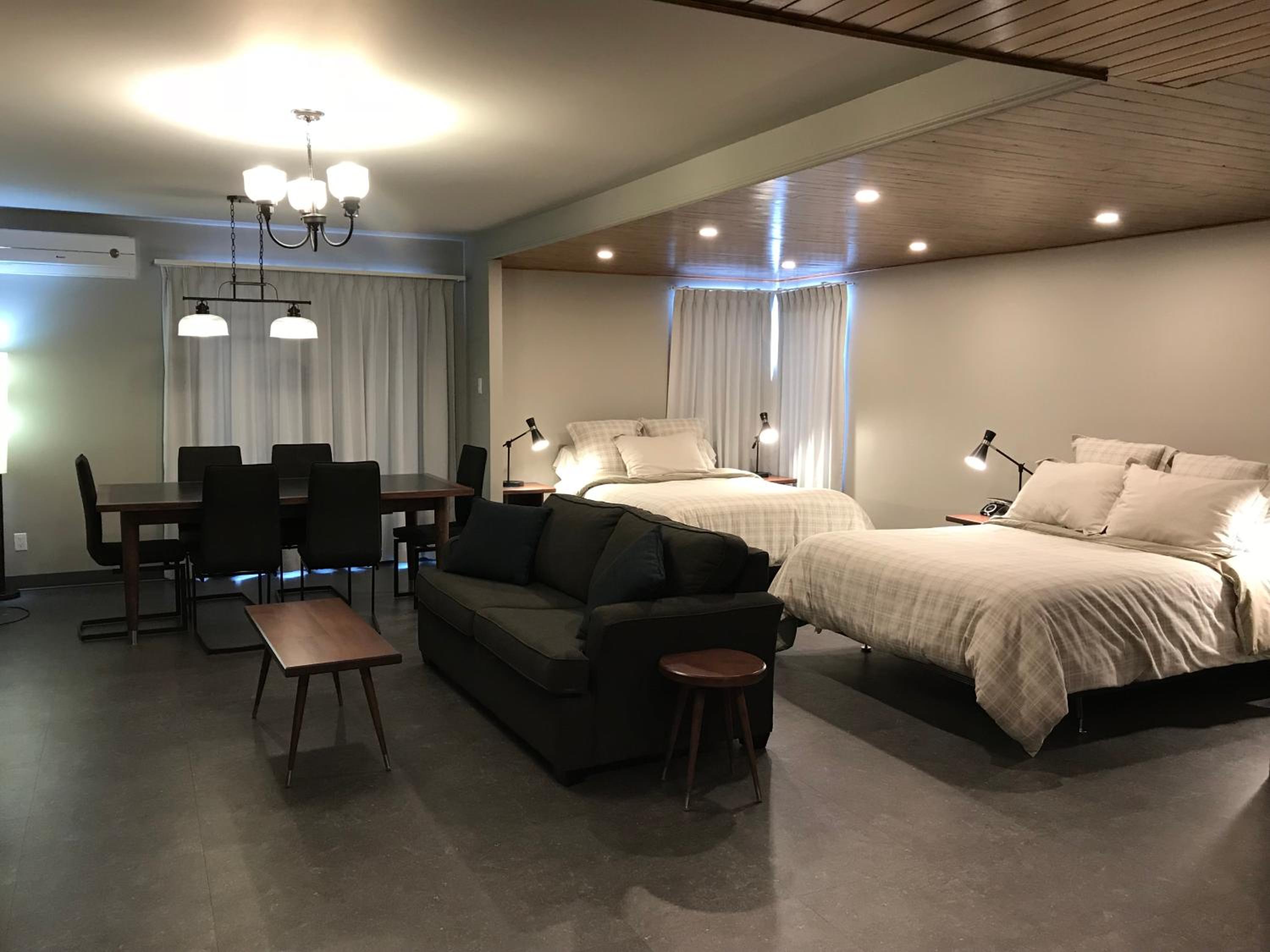 Family Room photo 1