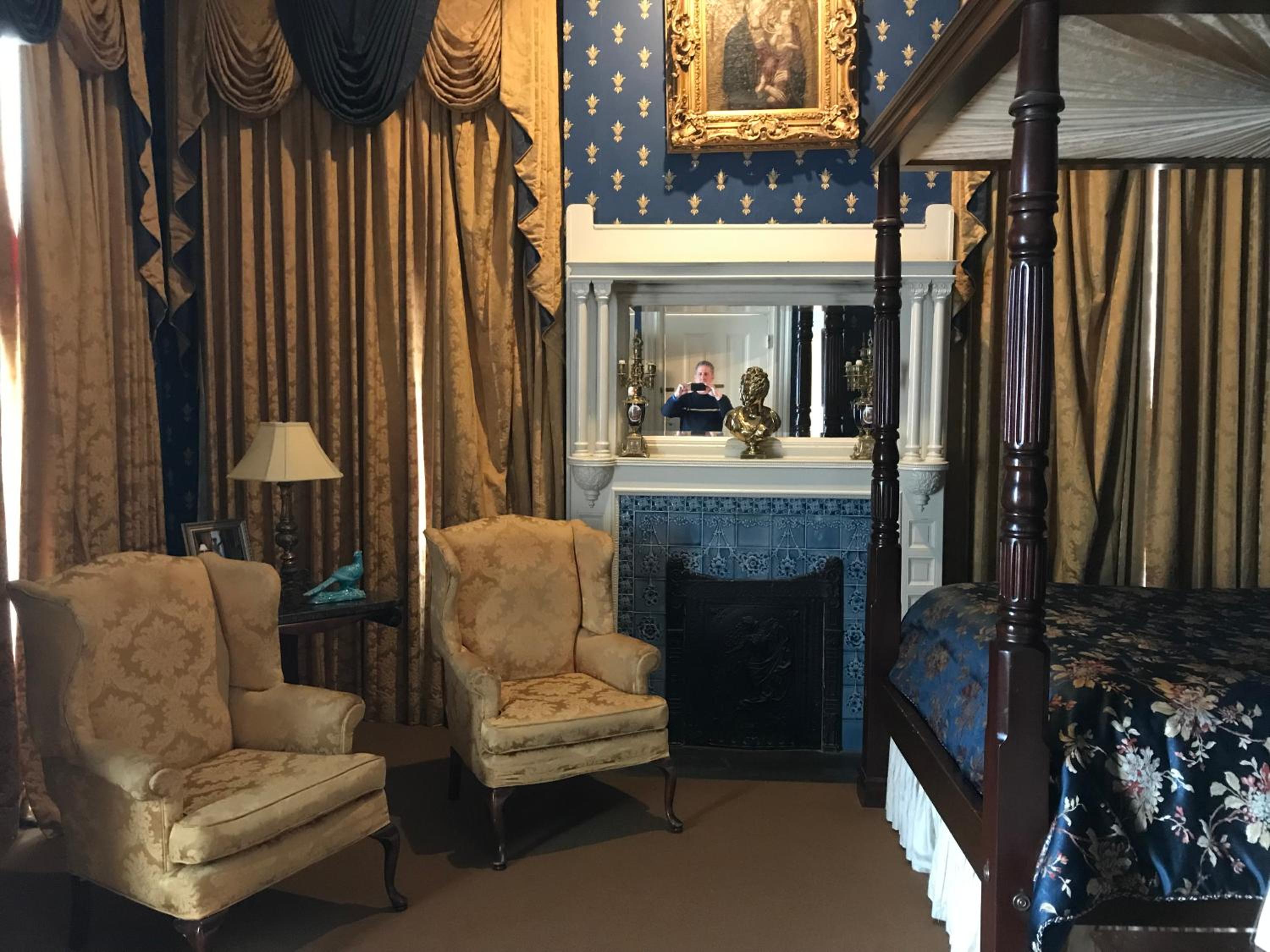 Queen Room - Newman Room photo 2