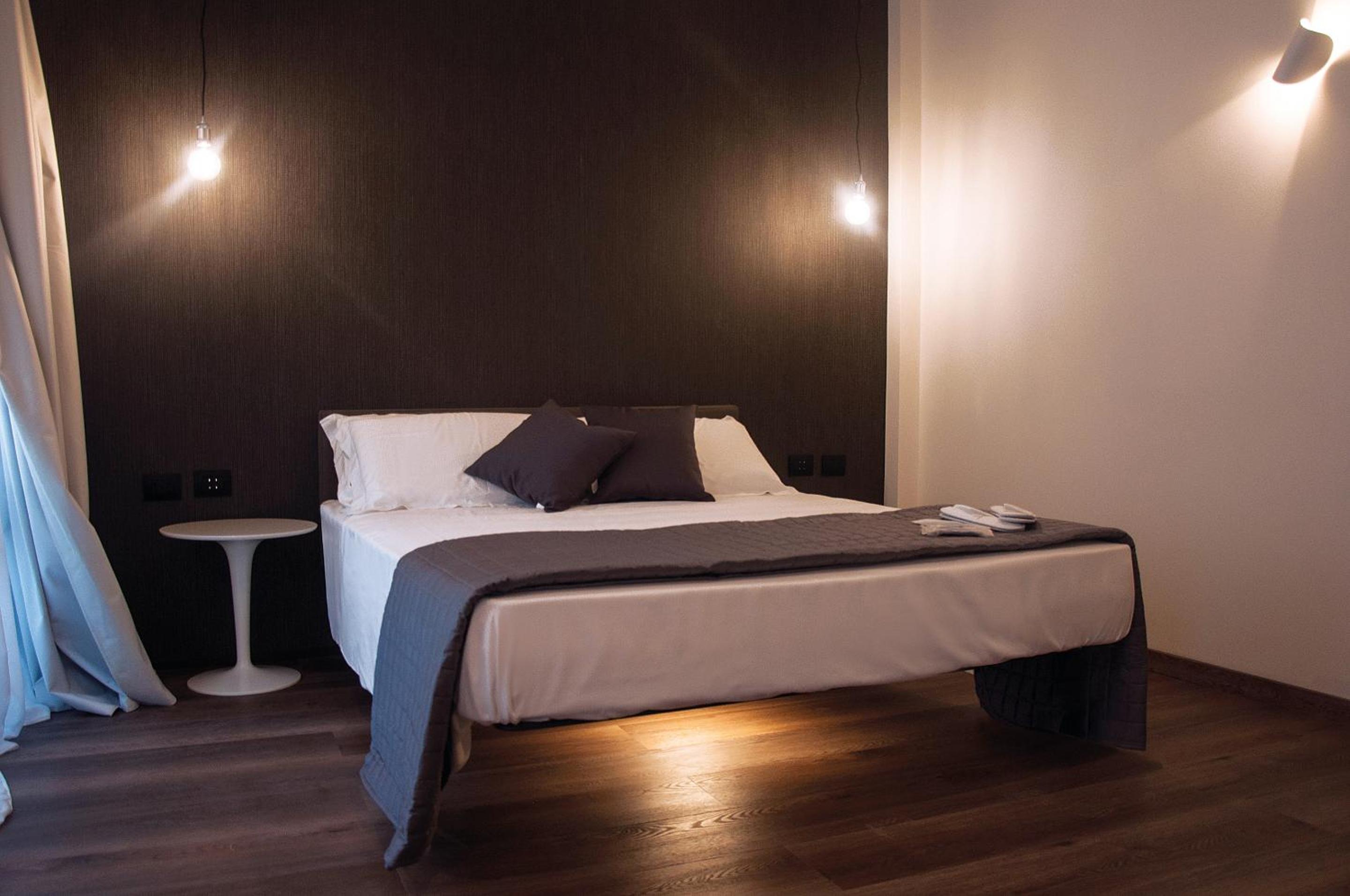 Deluxe Double Room with Balcony photo 1