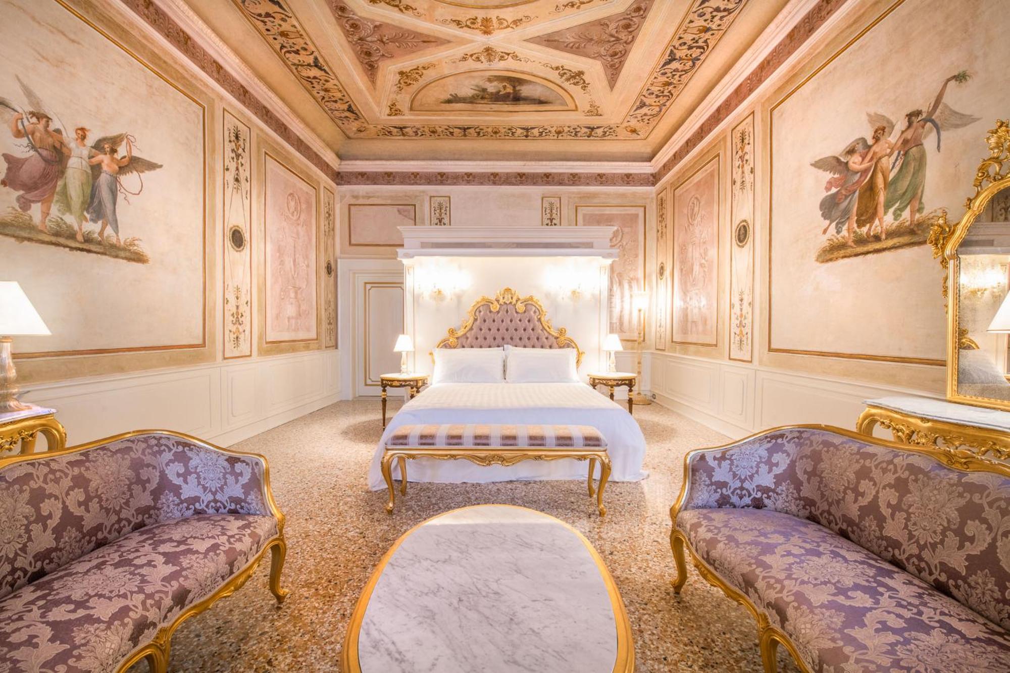 Presidential Suite with Canal View
