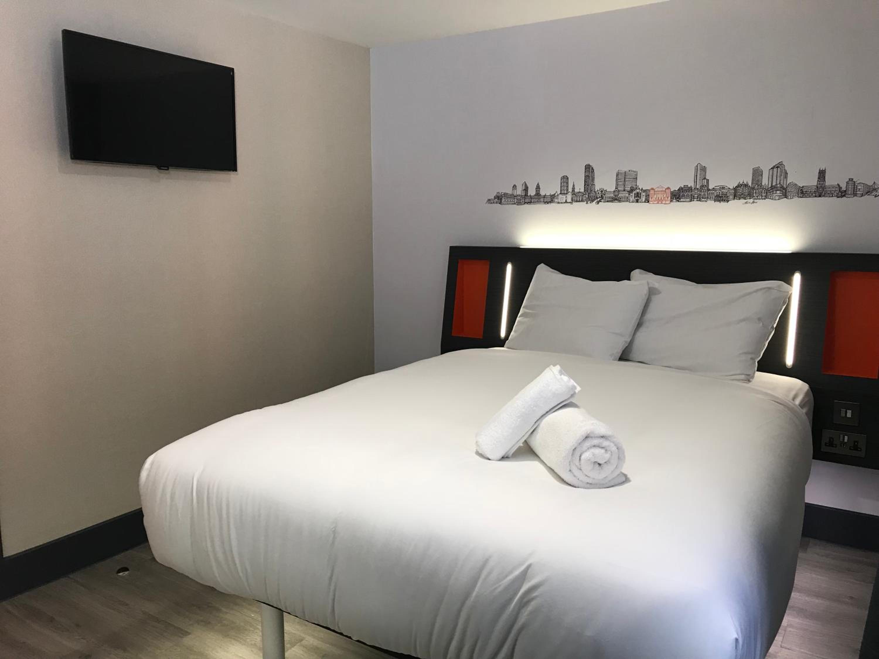 Double Room with Window photo 3