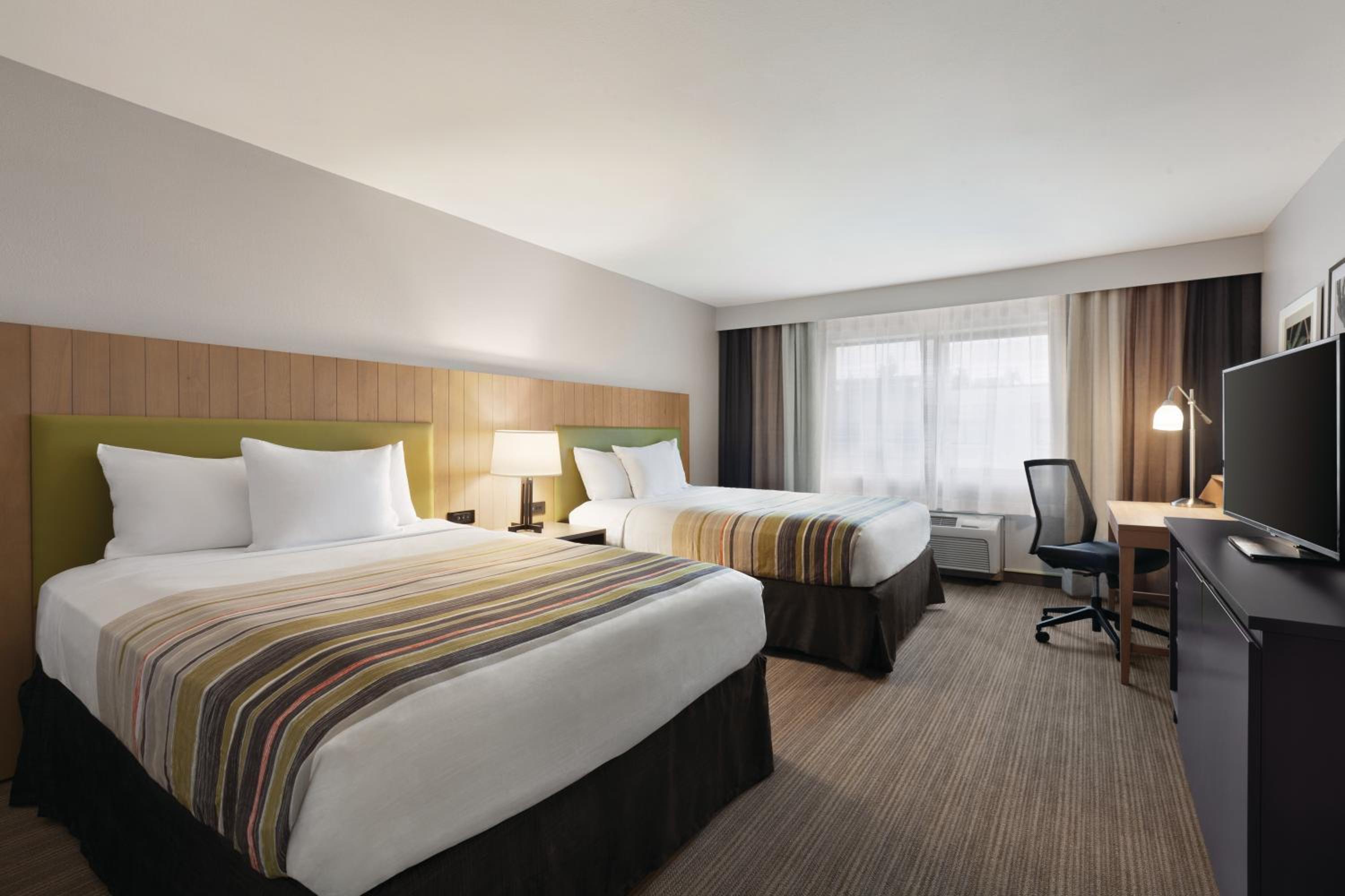 Queen Room with Two Queen Beds - Non-Smoking