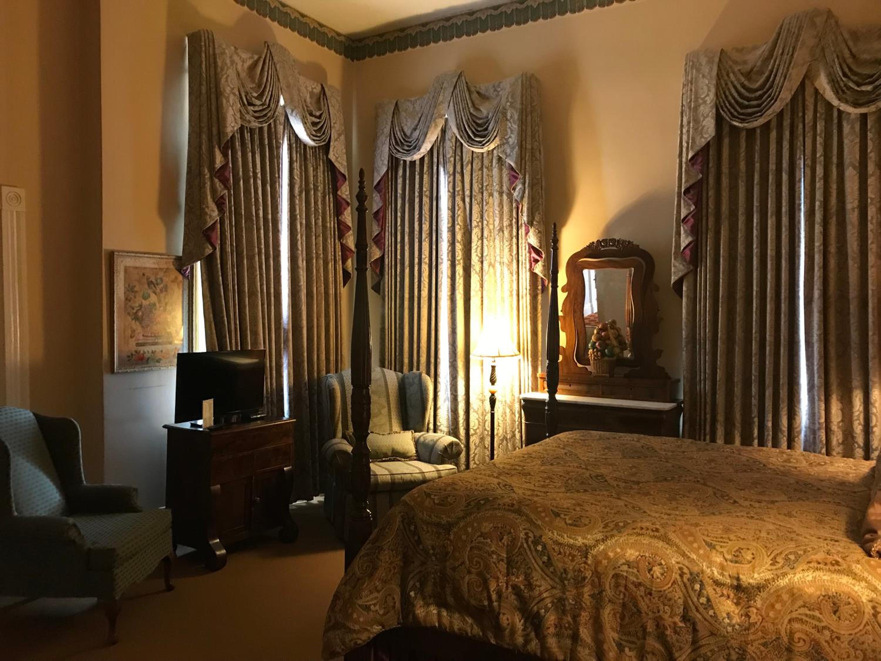 King Room - Richard Wright Room photo 3