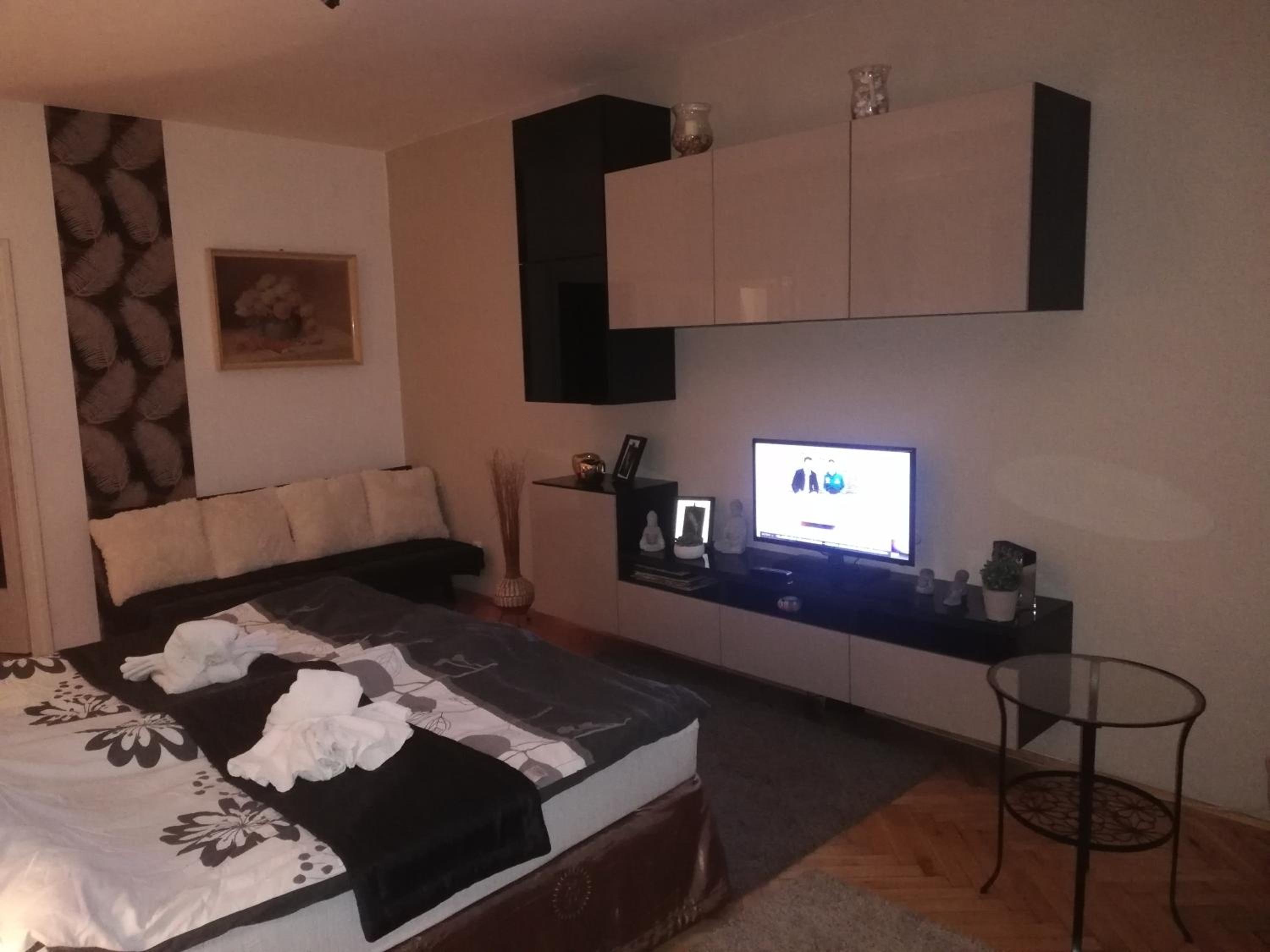 Apartment photo 1