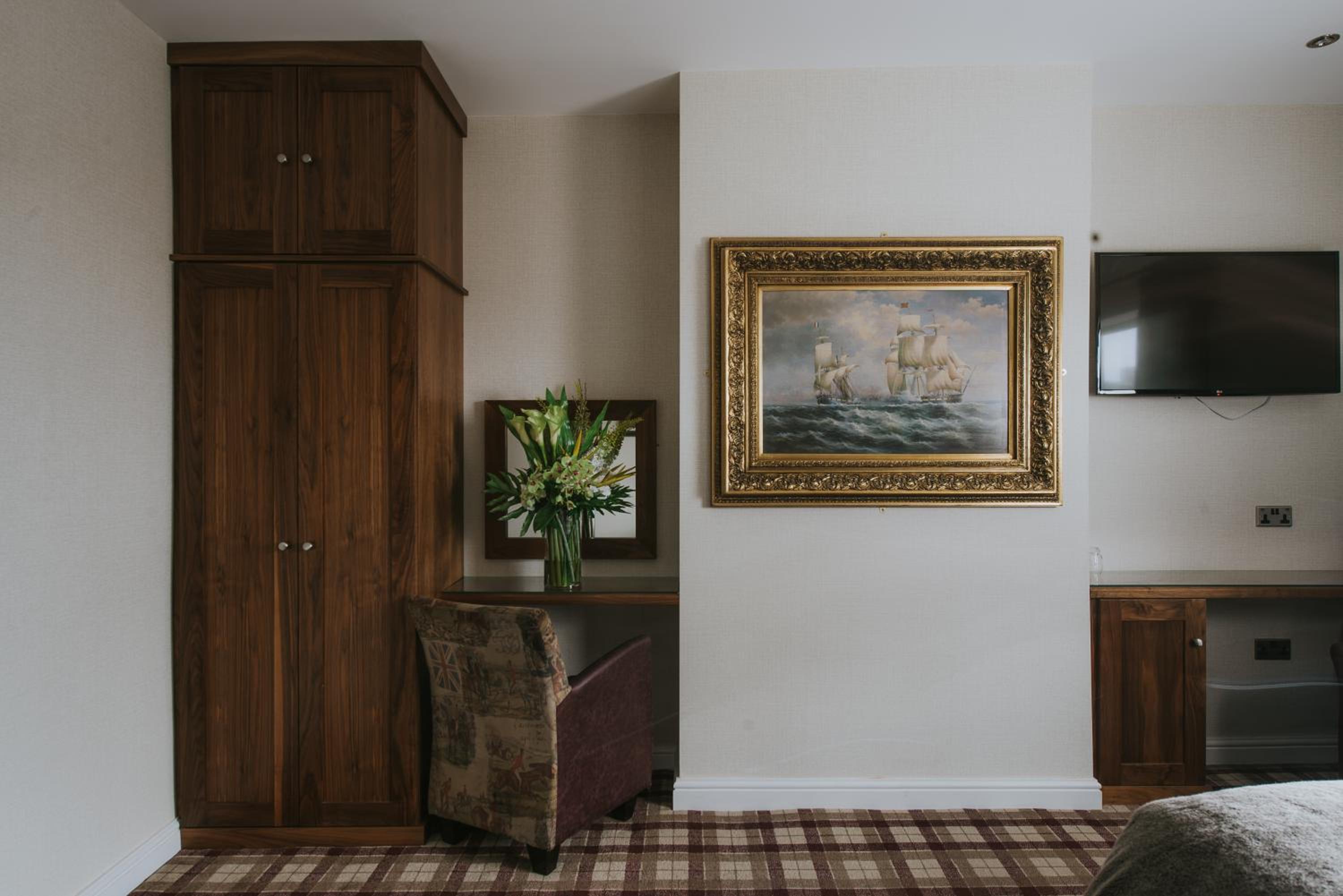 Superior King Room - Photo 9