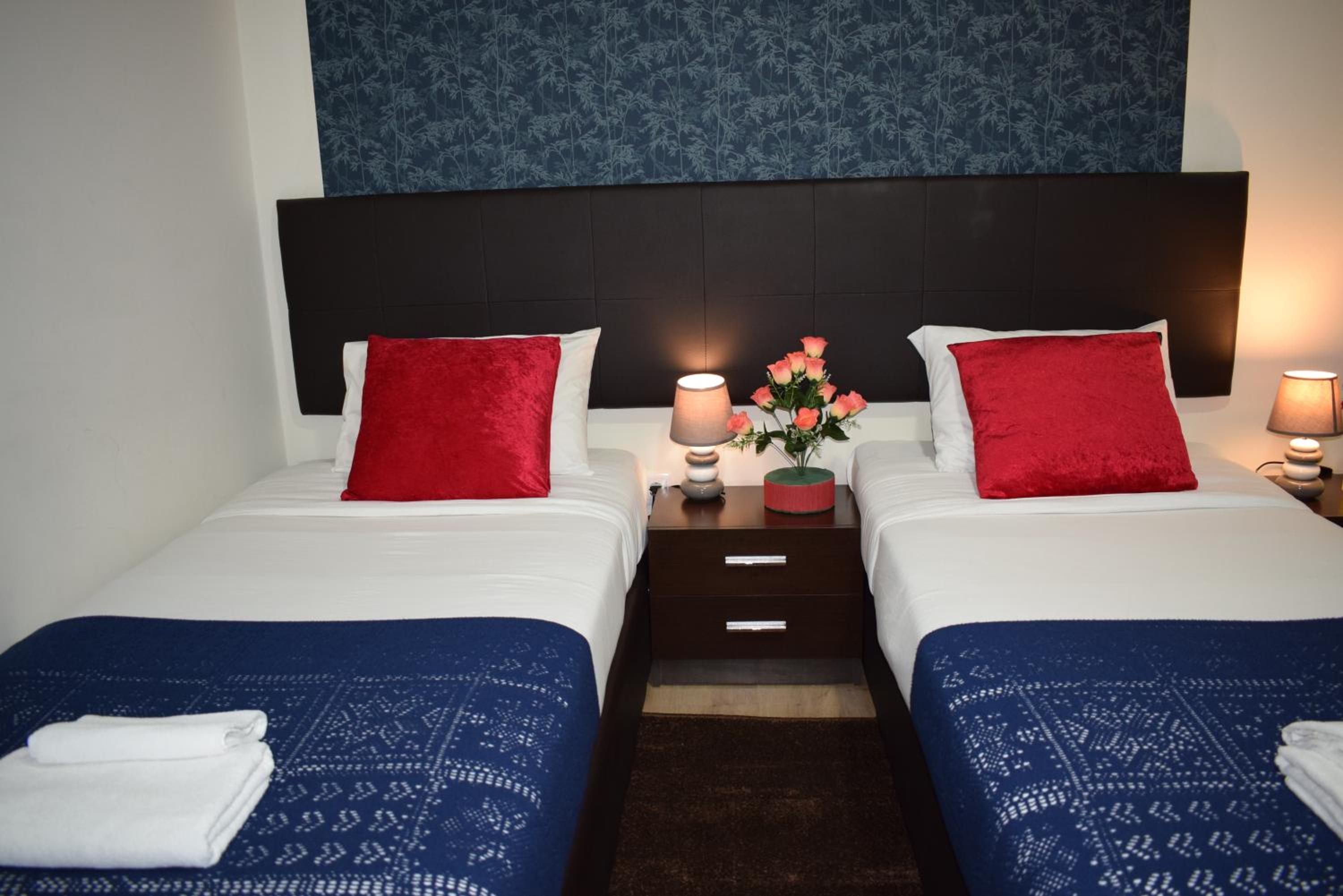 Twin Room with Shared Bathroom photo 3