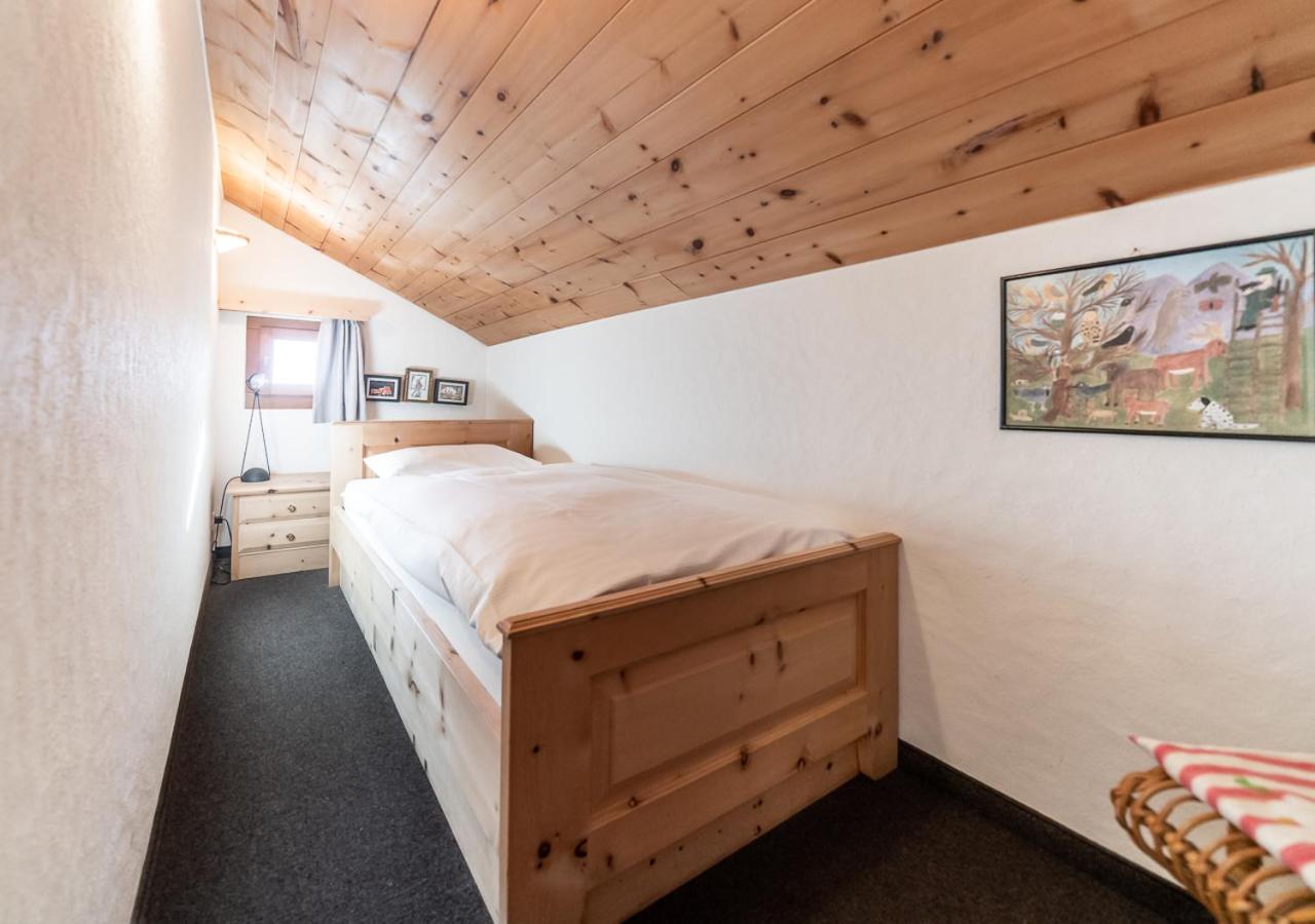 Large Double Room - Photo 4