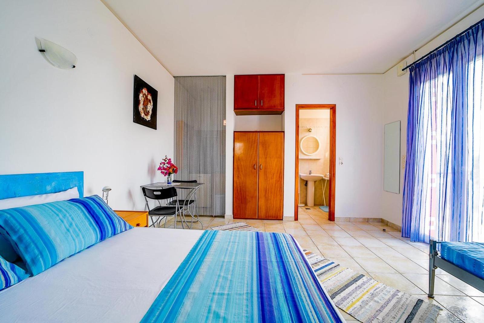 Double or Twin Room with Sea View photo 1