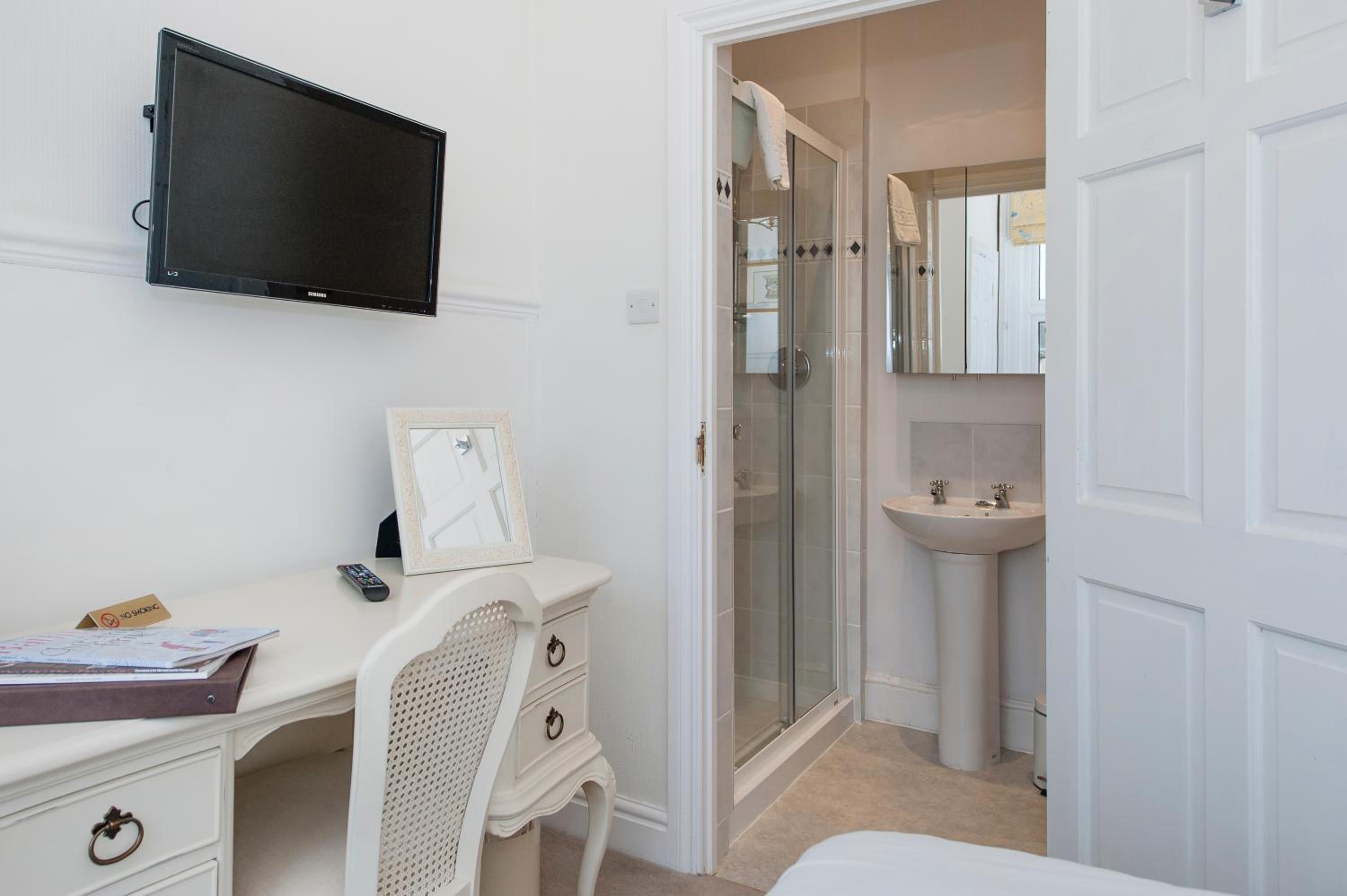 Standard Double Room with Fan photo 2