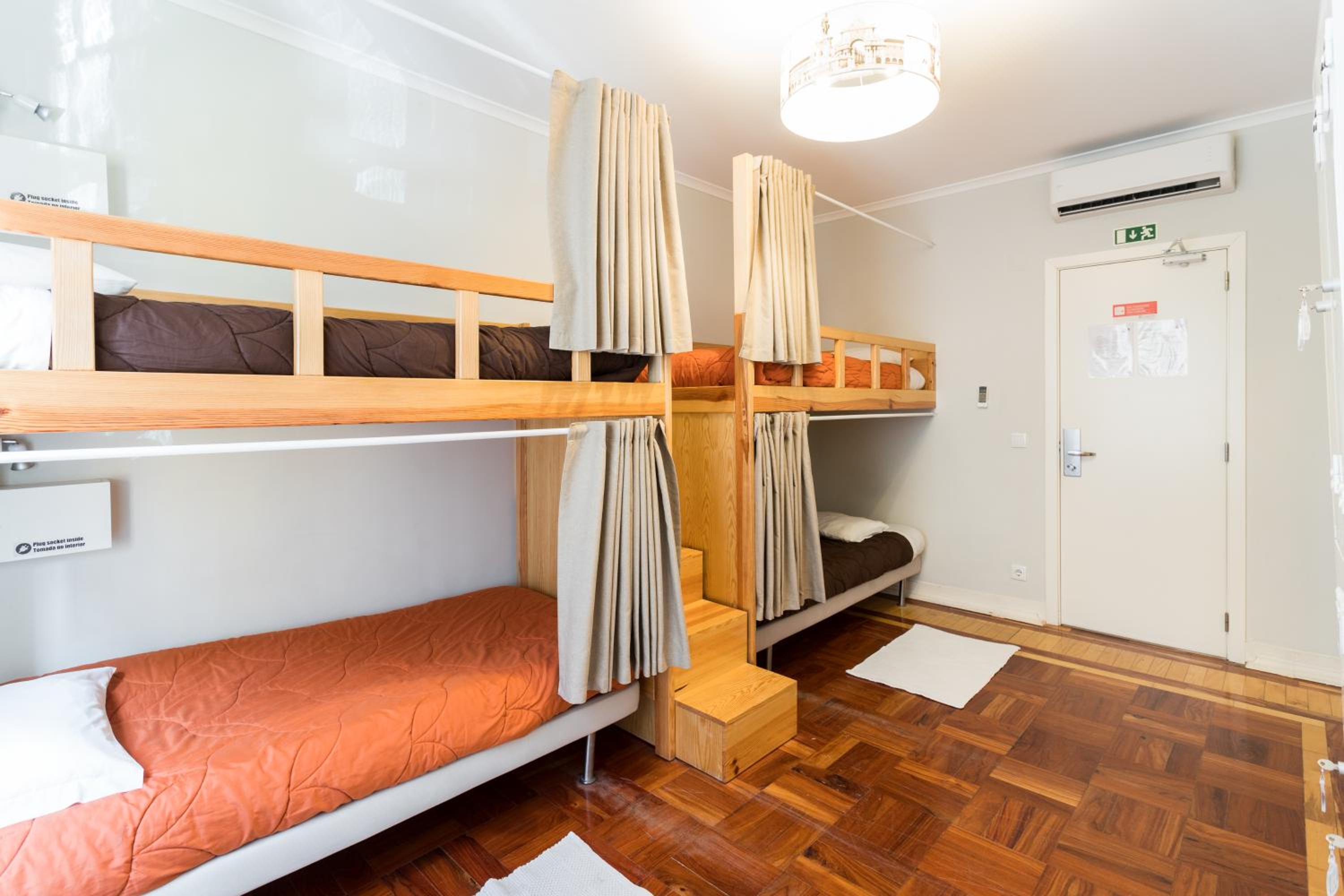 Bed in 4-Bed Mixed Dormitory Room photo 1