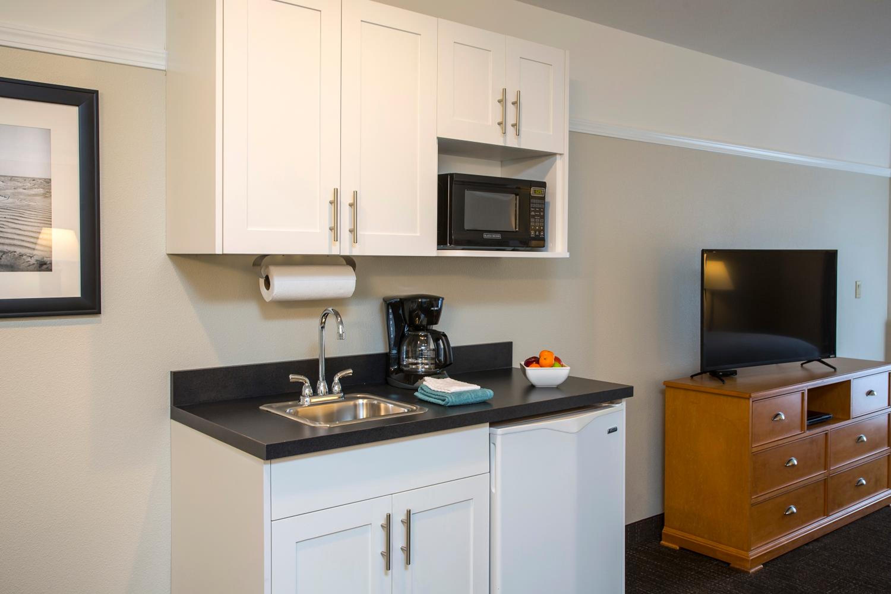 King Suite with Whirlpool - Adults Only photo 2