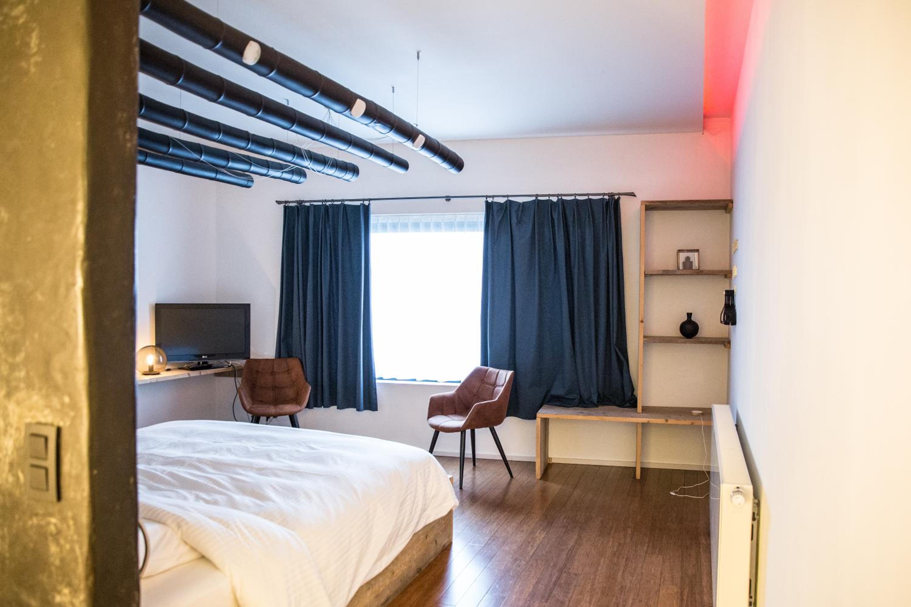 Queen Room with Spa Bath
