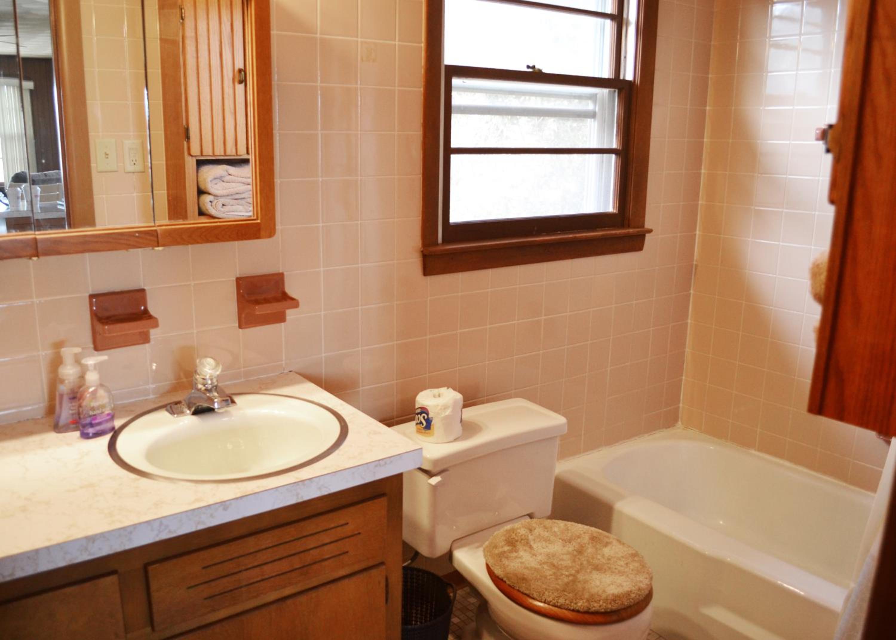Three-Bedroom House photo 3