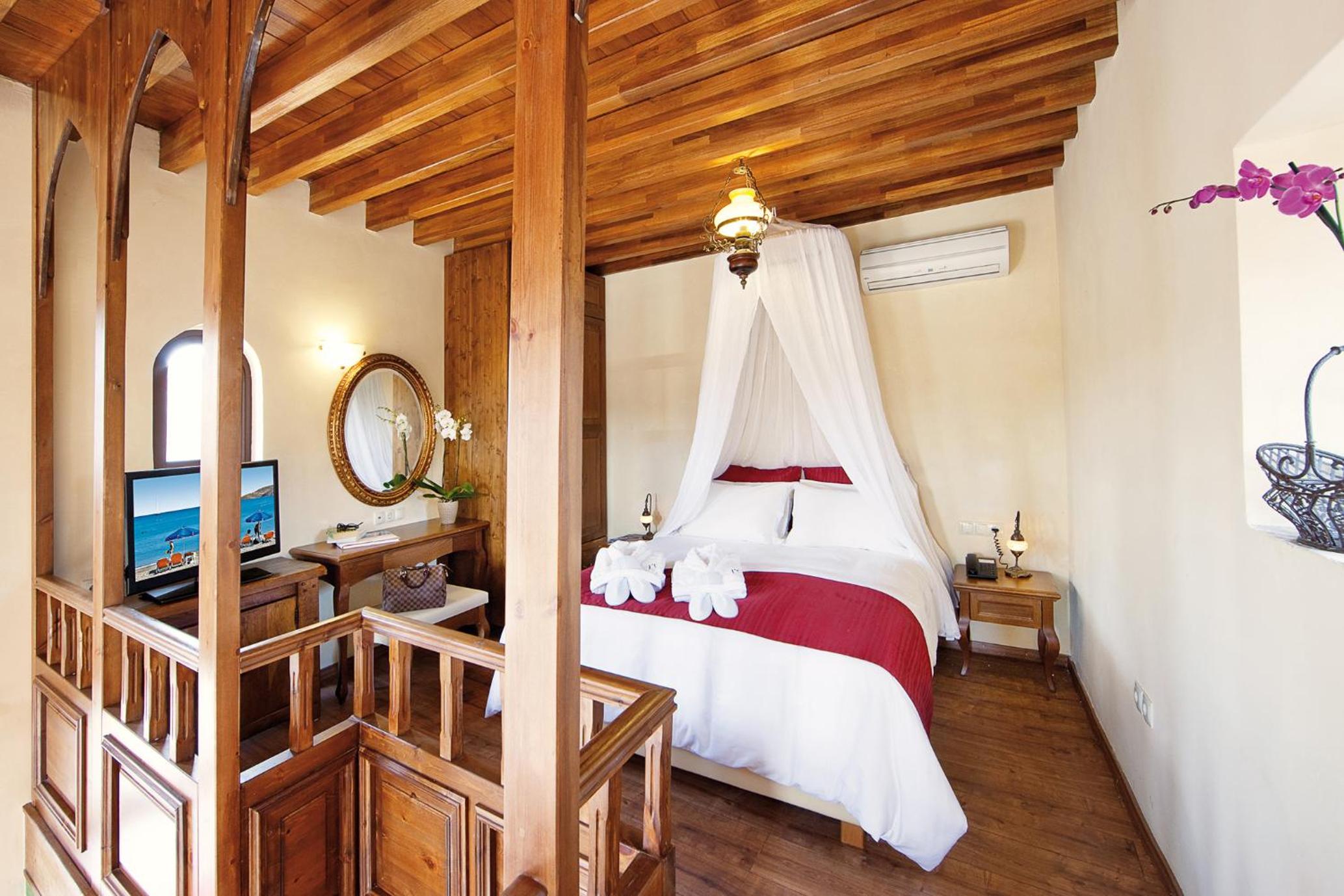 Superior Suite (Nike of Samothraki) photo 1