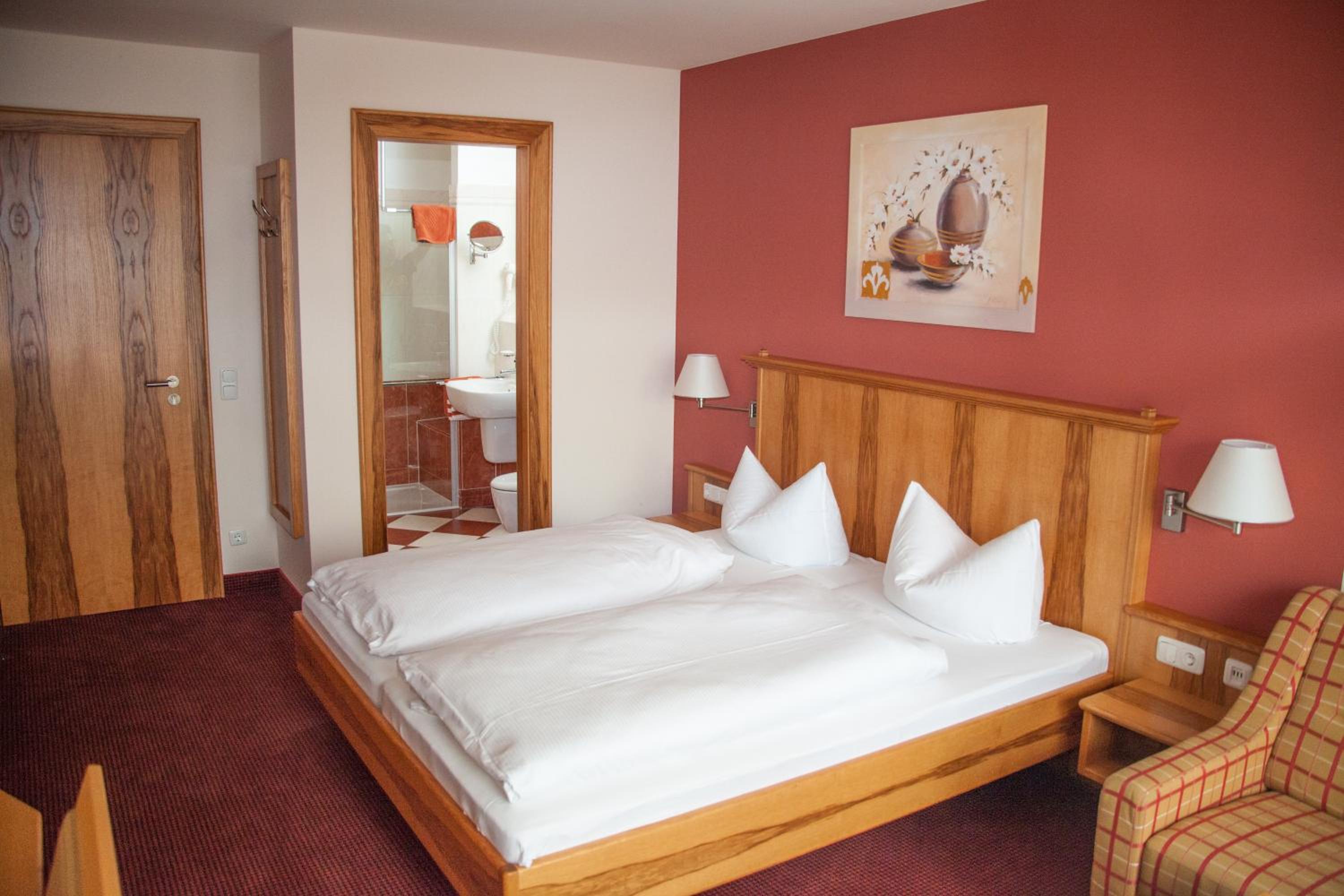 Large Double Room photo 1