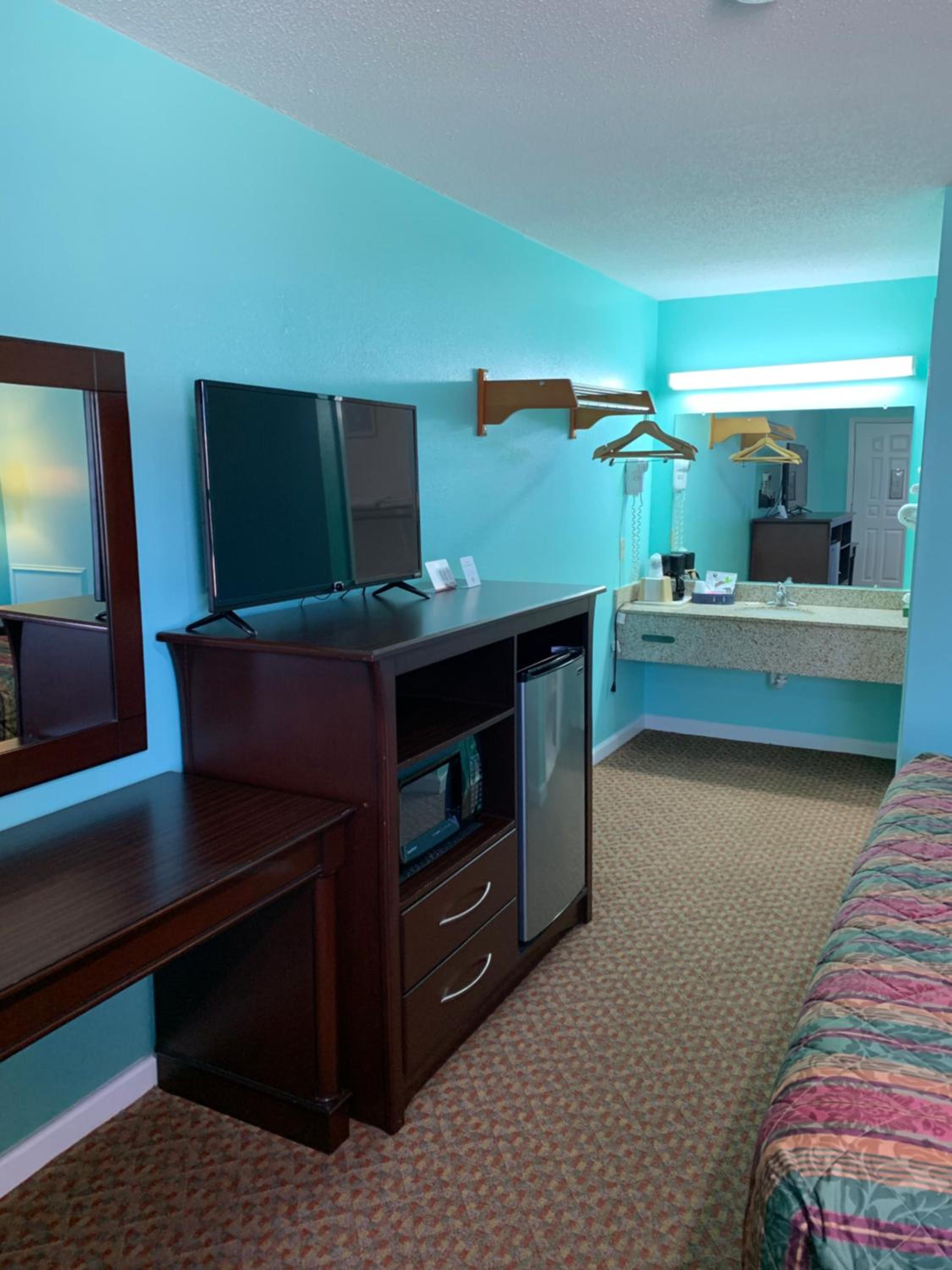 Standard Double Room with Two Double Beds - Non-Smoking - Photo 1