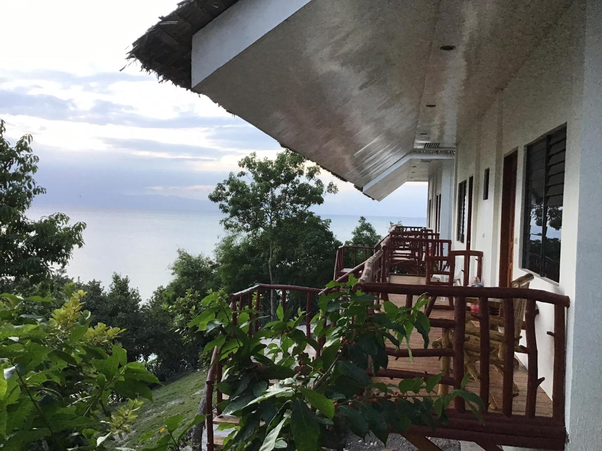 Deluxe Double Room with Balcony and Sea View - Photo 8