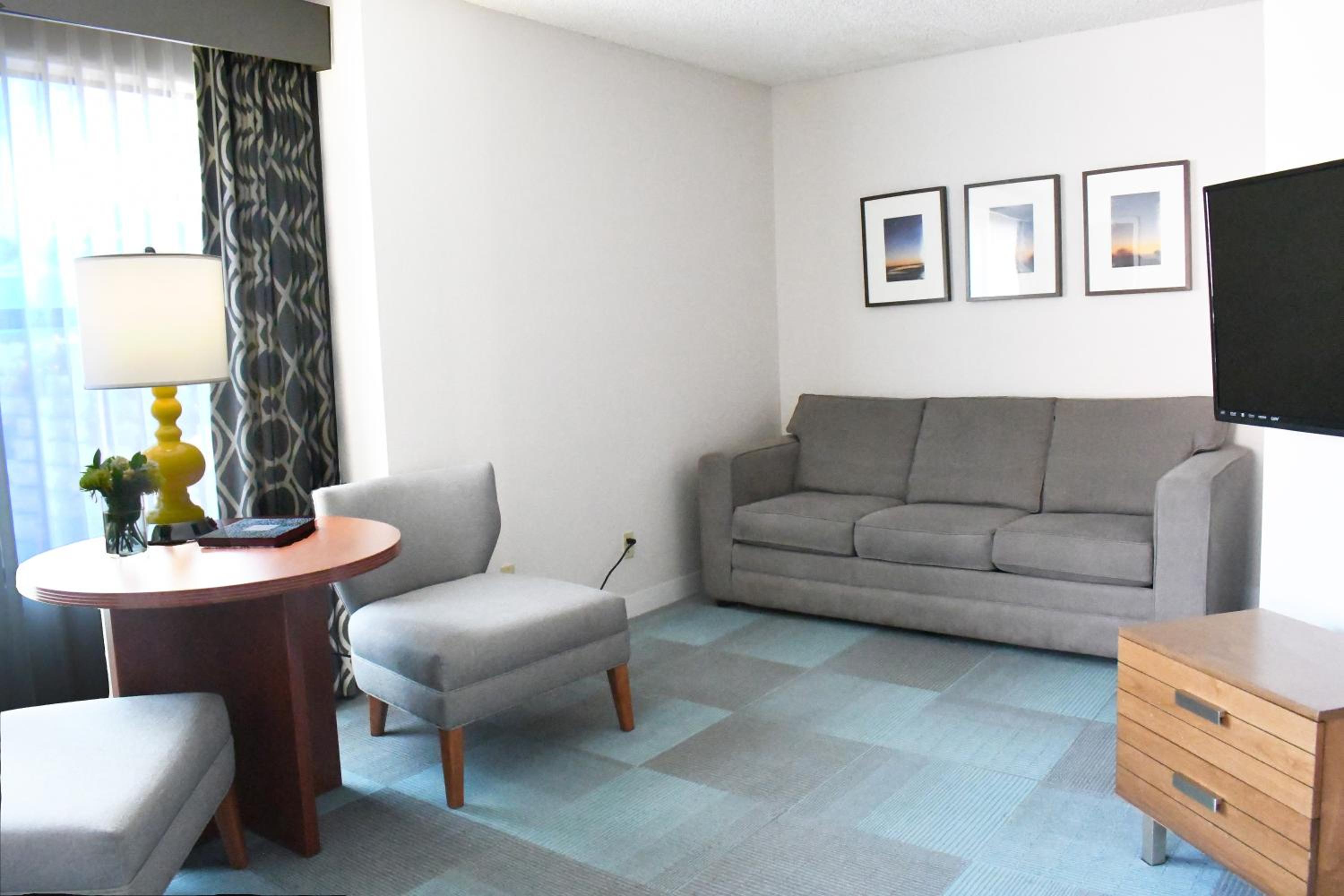Cove Queen Suite - Photo 2