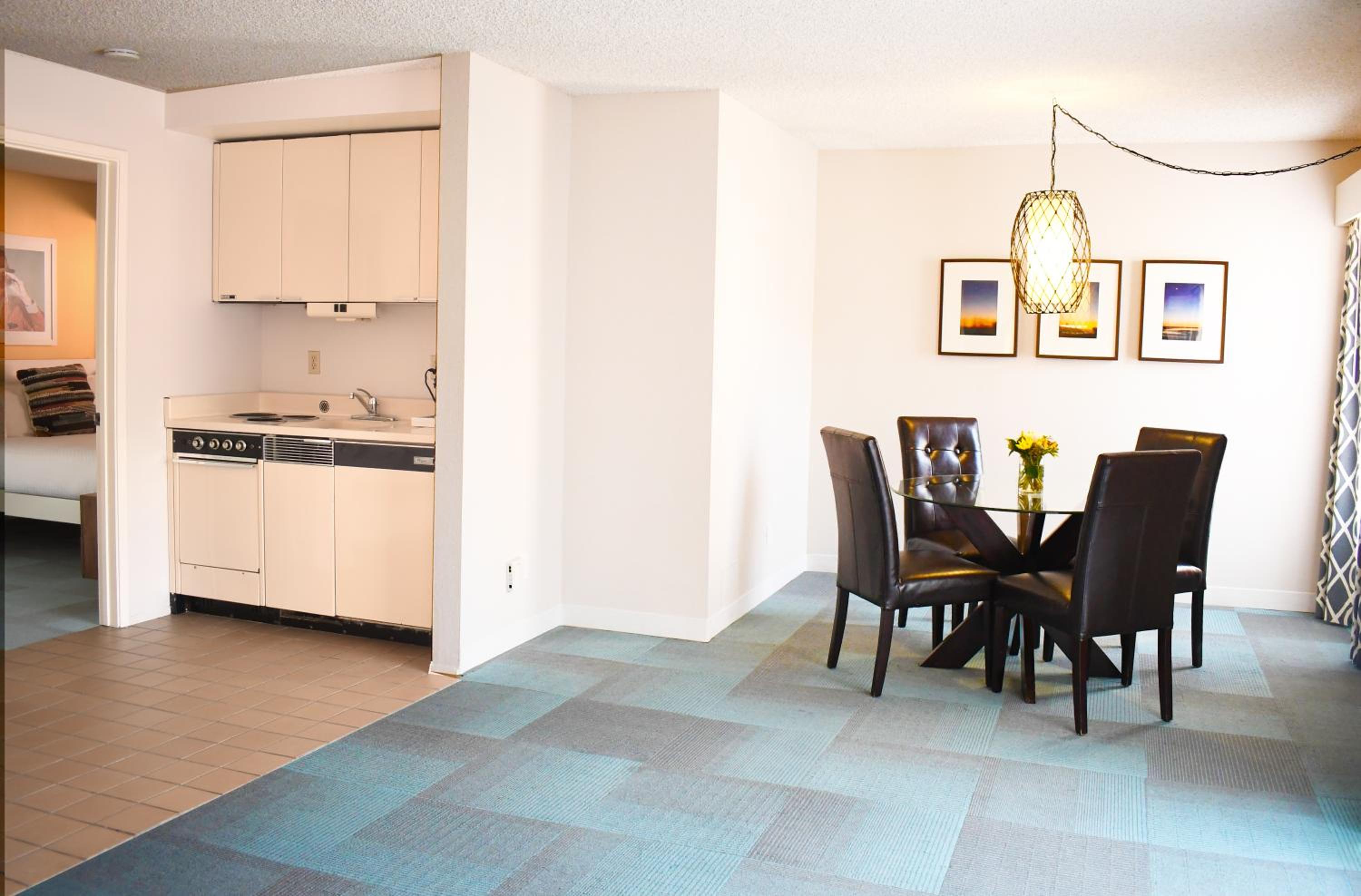 Cove Queen Suite - Photo 5