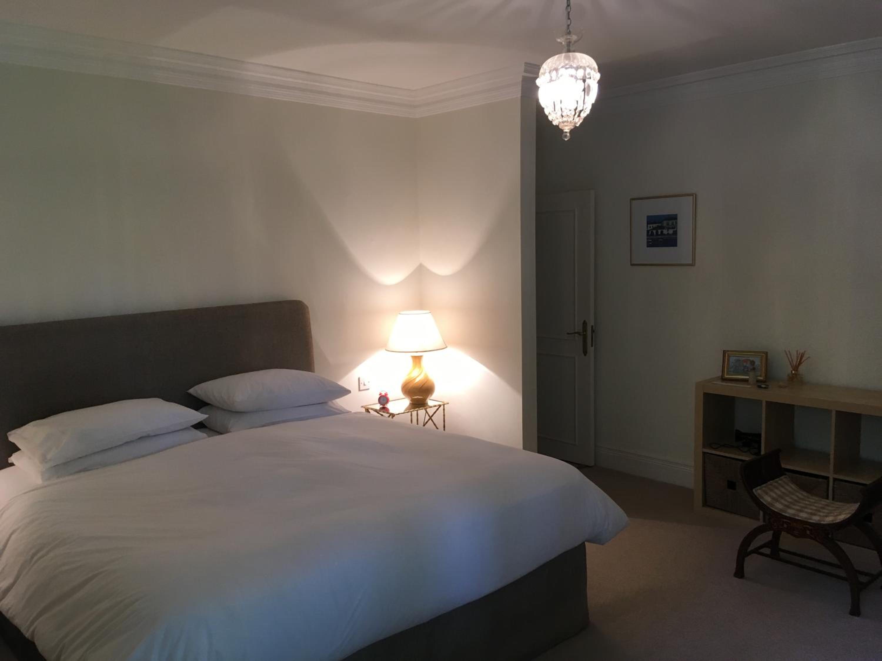 Double Room with Private Bathroom - Photo 4