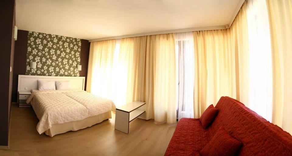 Double or Twin Room photo 3